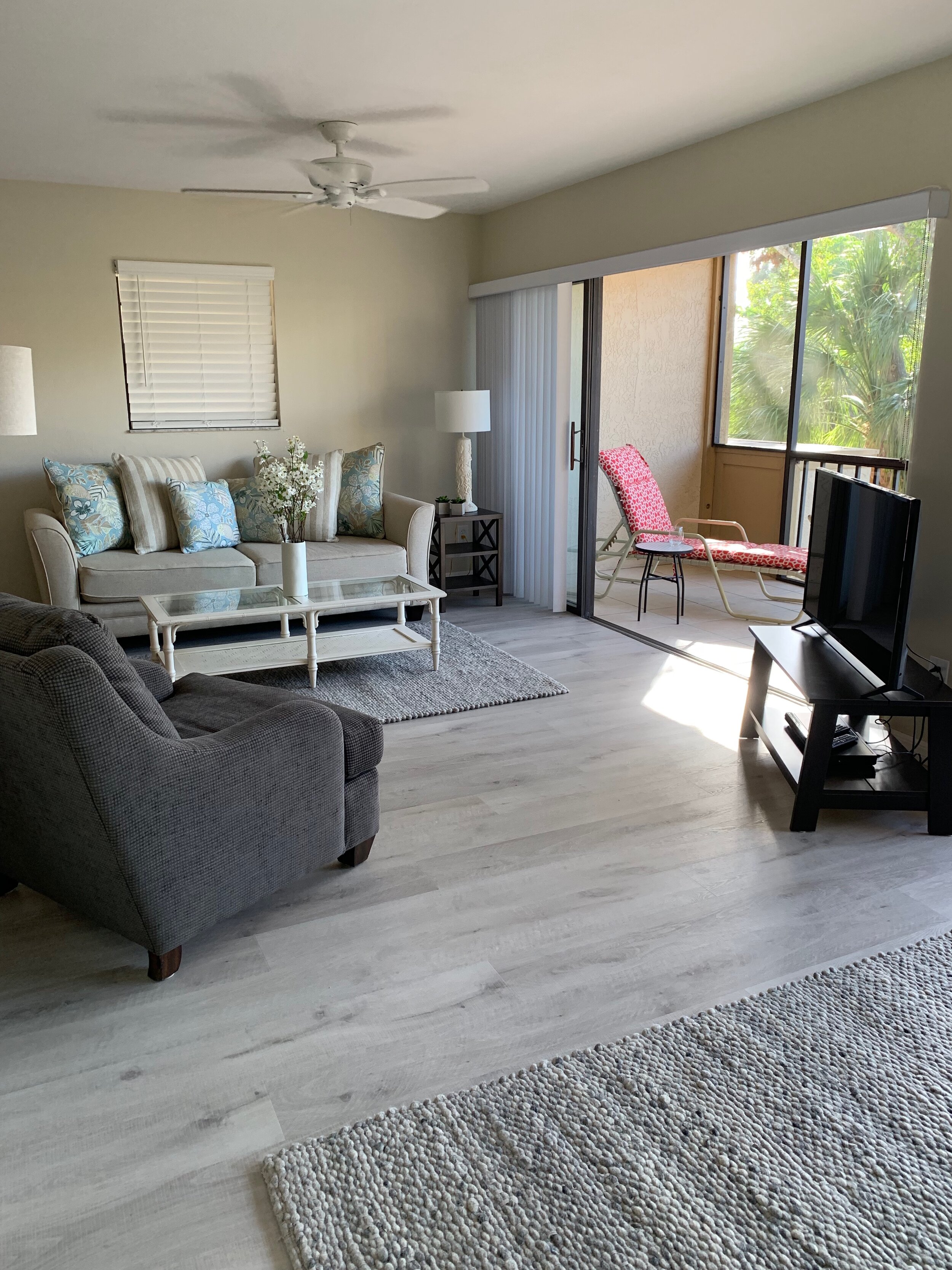  Living room with glass wall 