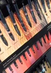 Lighten Up, Brighten Up: New Spring Makeup With Emma Nahod 