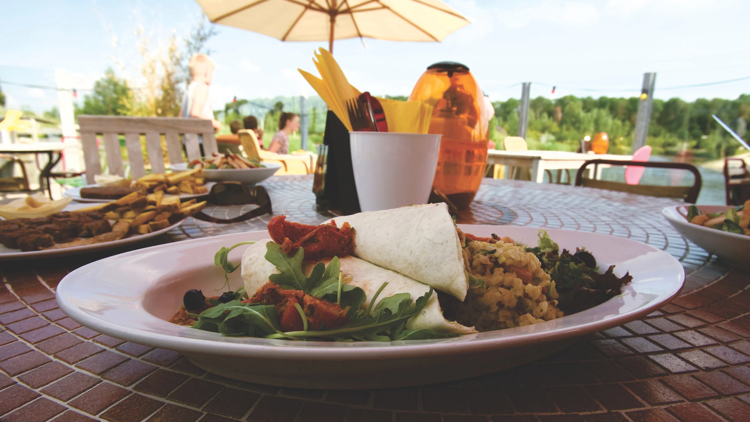 4 More Eateries To Explore If You're In A Restaurant Rut &amp; Looking For Some New Spots