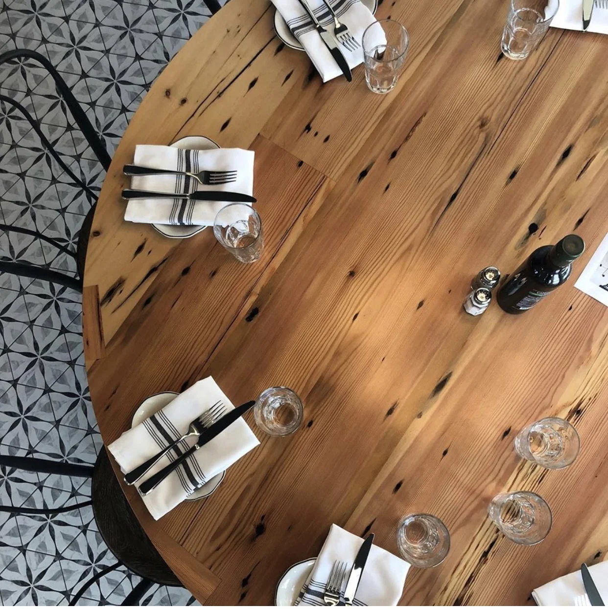 There’s A New Italian Place in Newport, So Text Your Fave Person For A Lunch Or Dinner Date