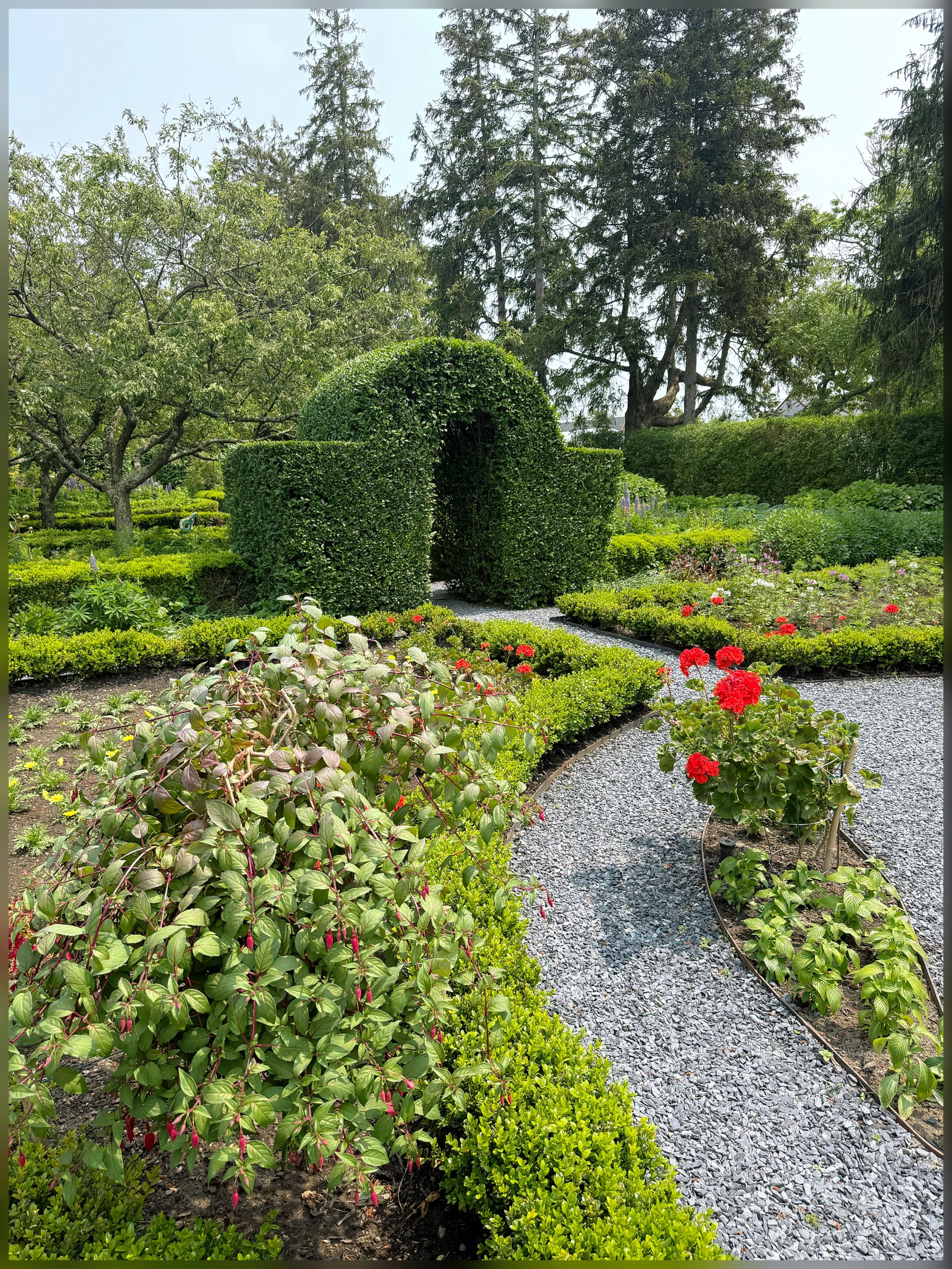The Gorgeous Rhode Island Gardens You'll Want To Visit This Summer
