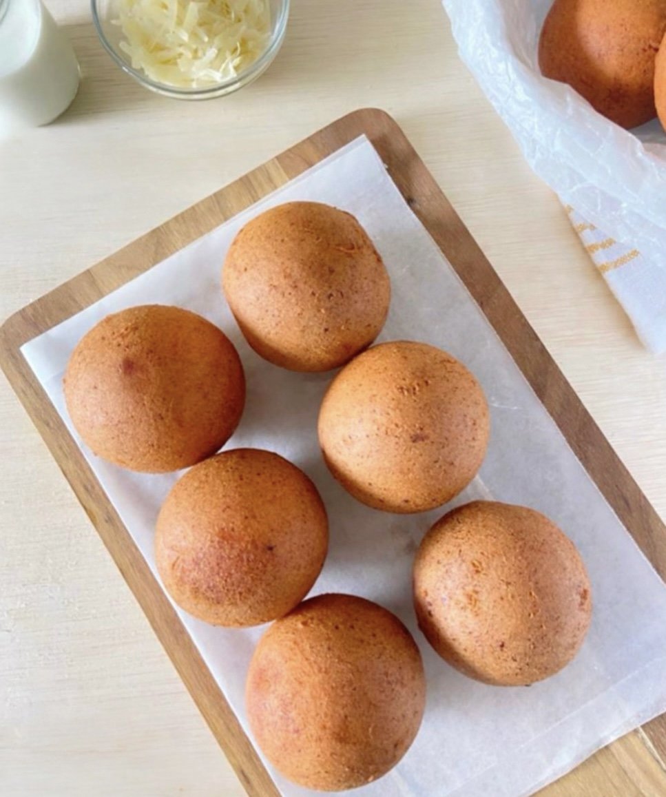 We Tried The Cheesy Donuts At This Colombian Bakery In Pawtucket