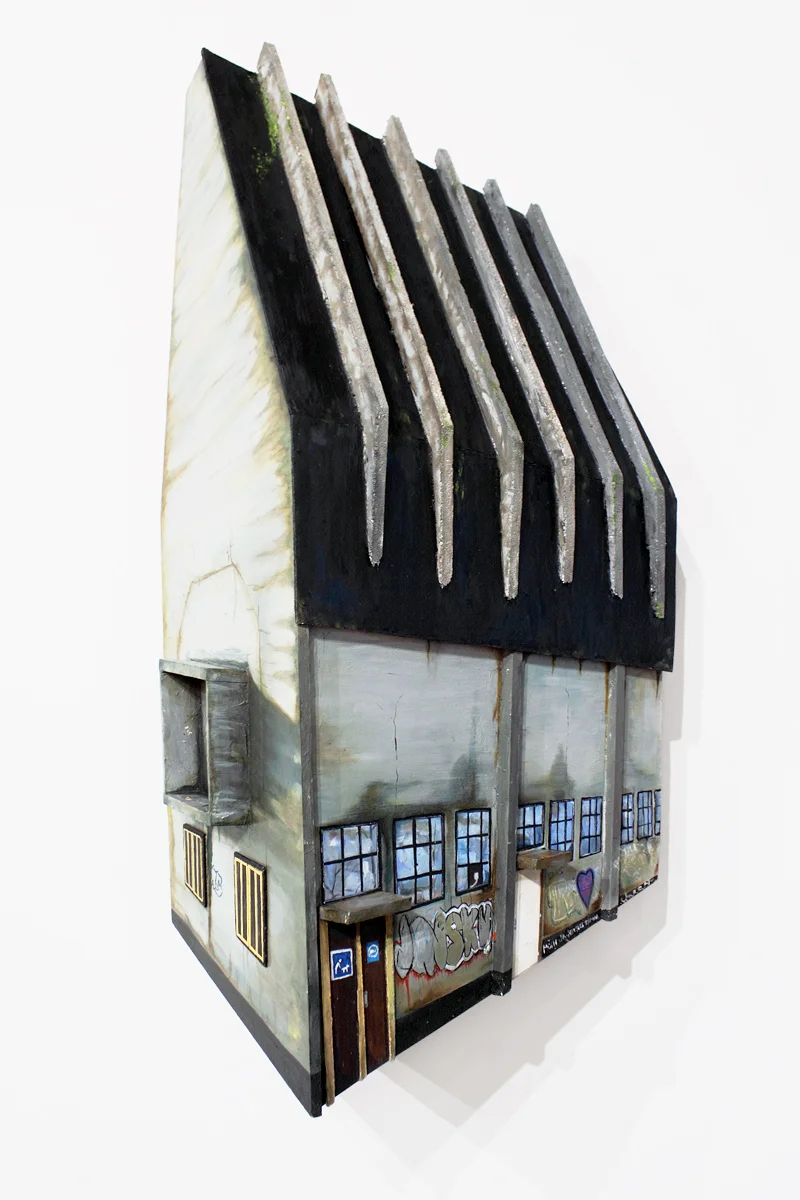 Jenni Yppärilä: Siilo (Oulu), 2015, three-dimensional painting, 51x95x36cm.
