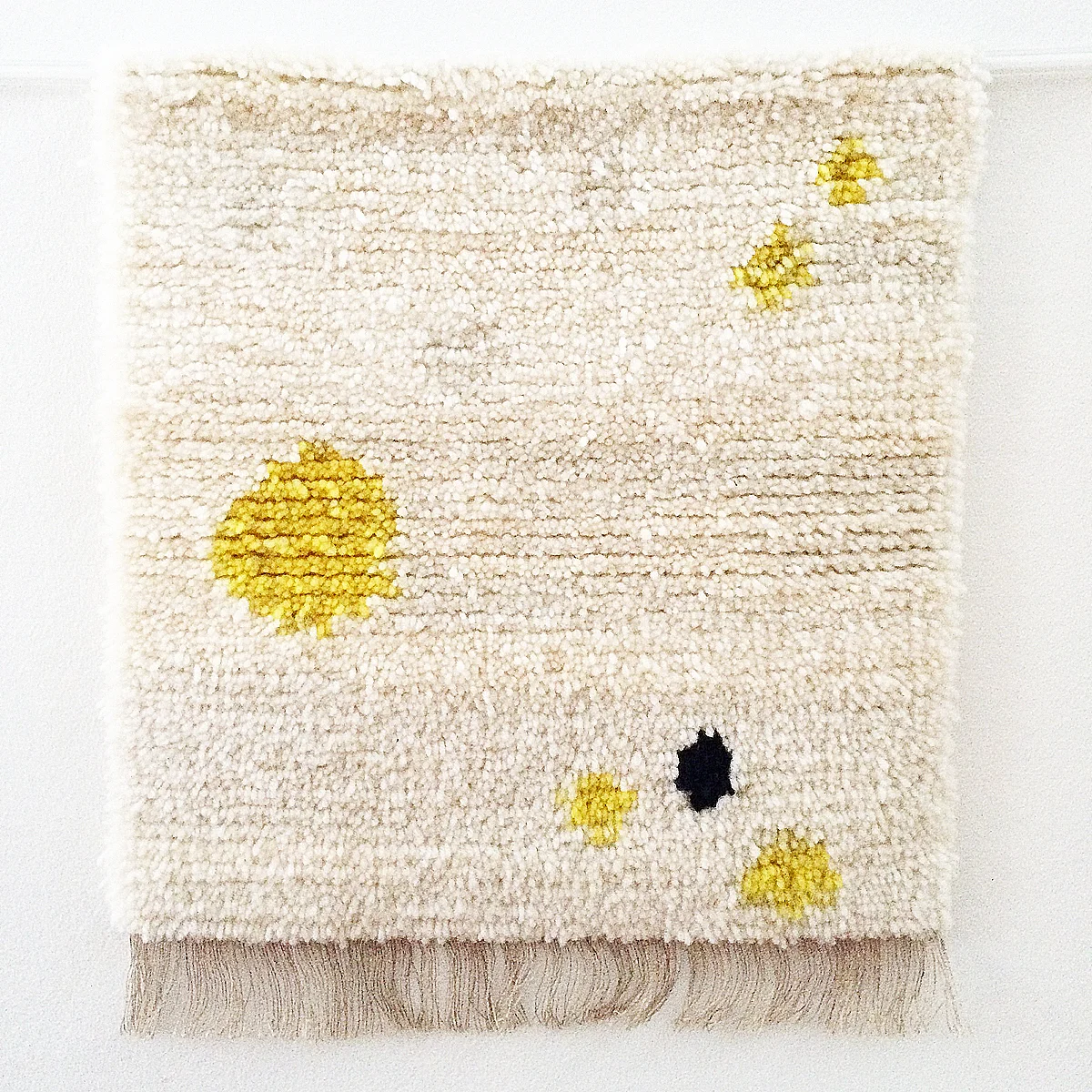 Elina Helenius: Mustapiste rug, 2014. Photo by Elina Helenius.