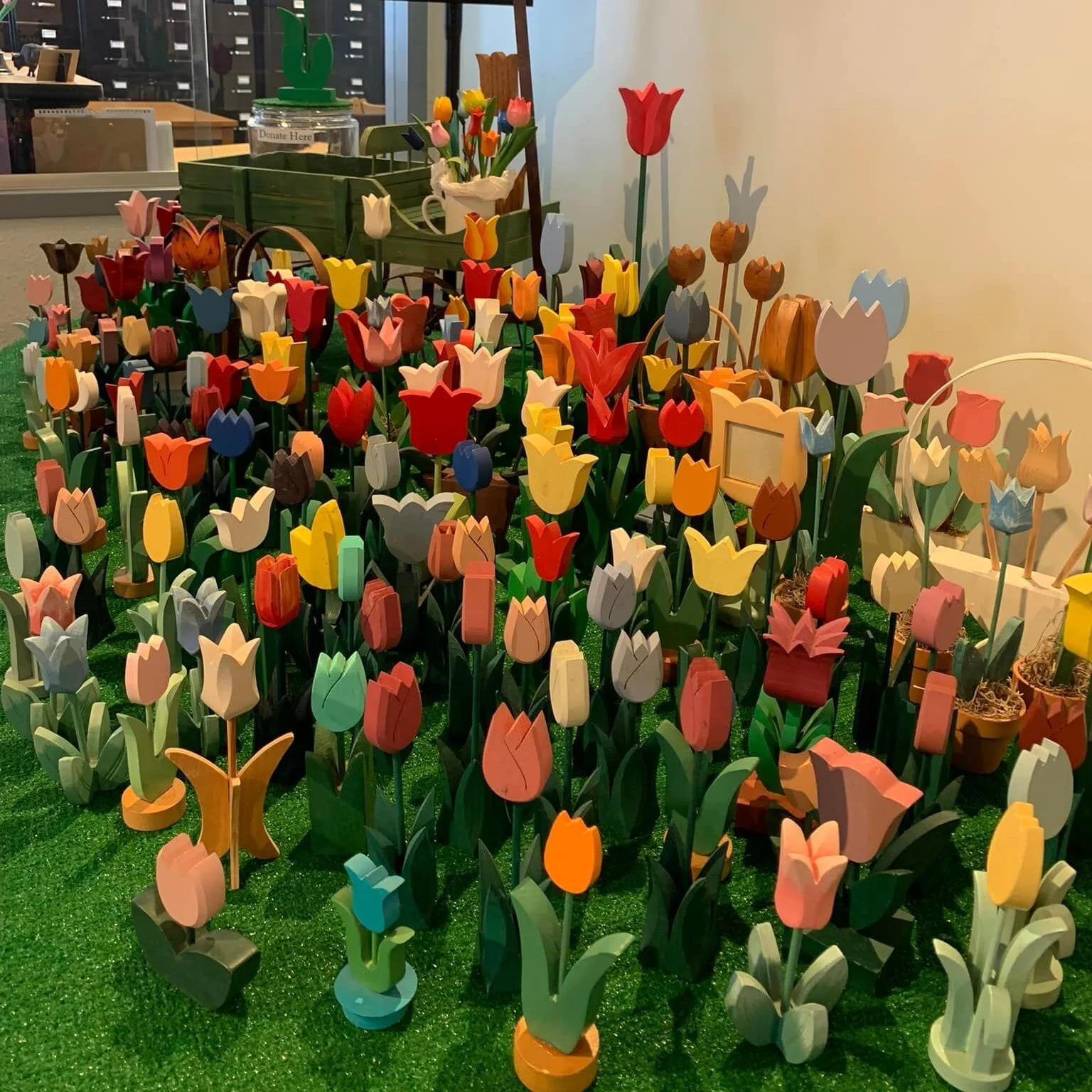 Still looking for that perfect gift for Mom? WCHS has your Mother's Day needs covered.

Our tulip sale is still going strong with plenty of adorable options left. Come in and pick the perfect bouquet. All proceeds support the heritage gardens onsite.