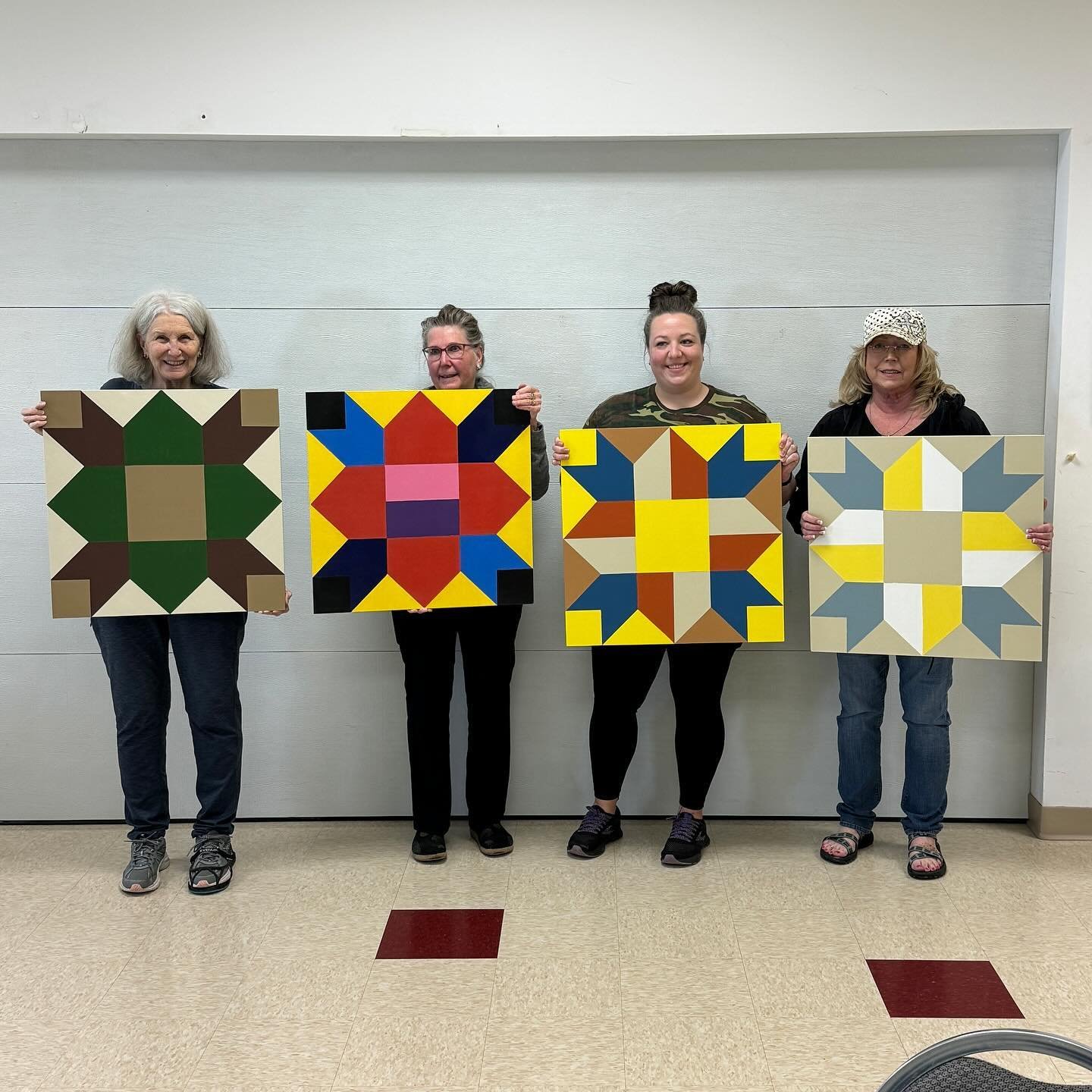 Another successful Barn Quilt class this past Saturday! 

#wrightcountyhistoricalsociety #wrightcountymn #wrightsideofhistory #barnquilt #paintingclass #program #success