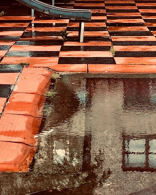 Playground Reflection  #playground#playgroundreflection#aftertherain#reflections#reflectionphotography#reflectiongram#color#colorreflection#streetphotography#storyofthestreet#streetzone#the_street_coop#somewheremagazine#lensculturestreets#lensonstree