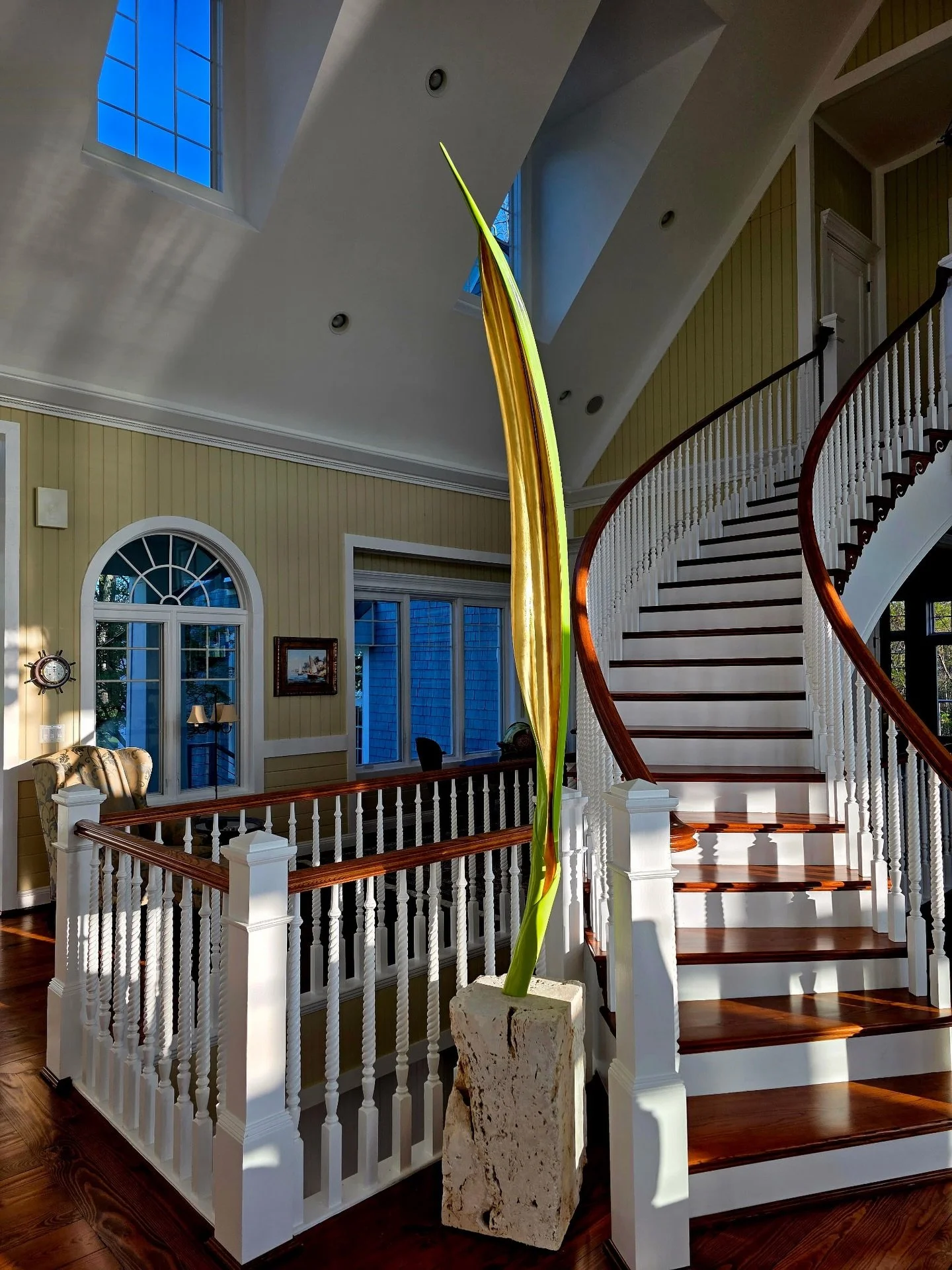 Cohune Spire- Helen Harrison
This free flowing form found a home that reflects its beauty and will continue to provide unexpected lighting that will always shift with the Spire&rsquo;s core of 24k gold. 
.
.
.
#helenharrisonart #contemporarysculpture