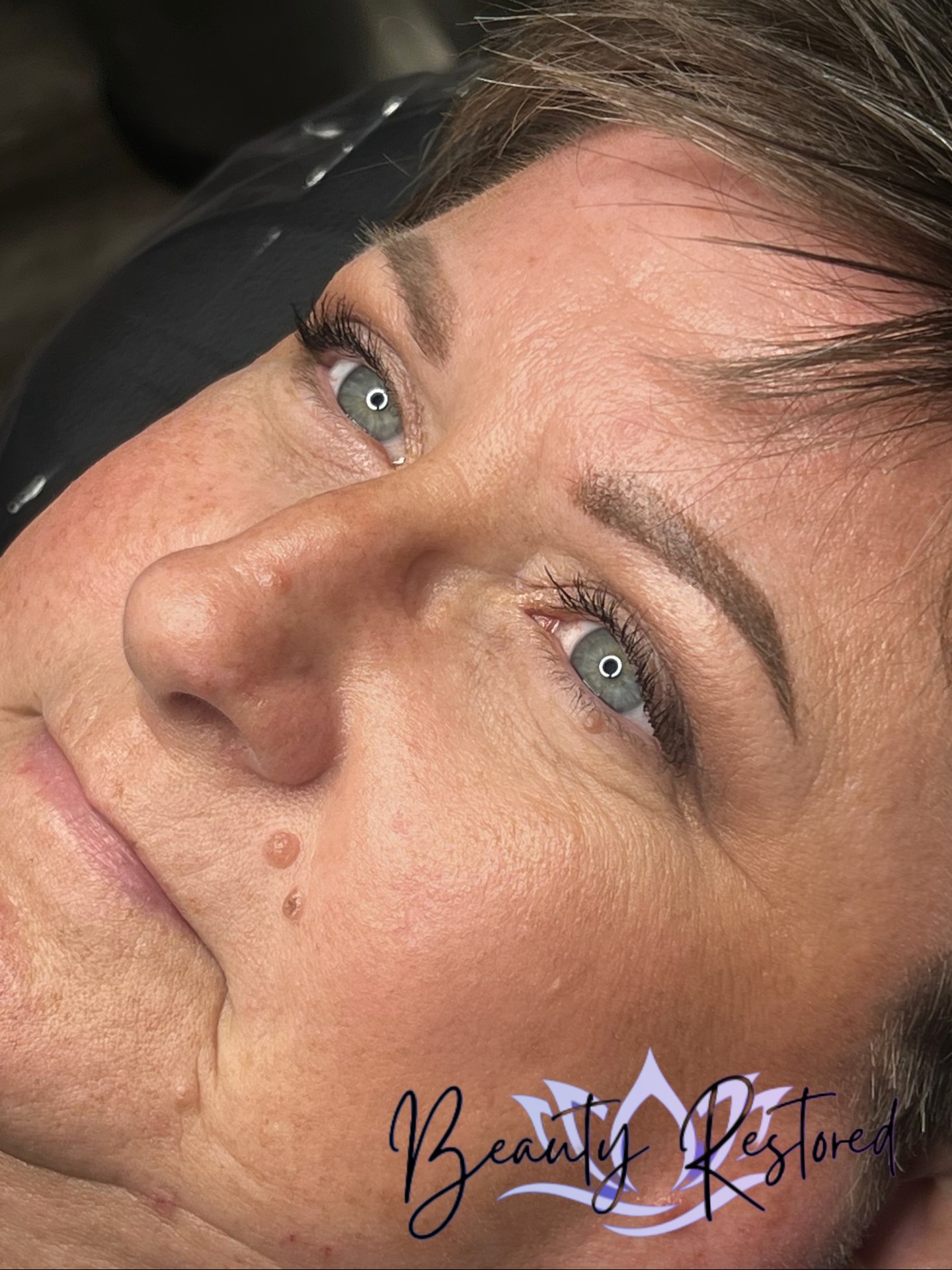 Say hello to fresh, flawless brows! 🥰

The first photo is her healed at 8 weeks, and the second photo is her before &mdash; talk about a transformation! ✨

My client couldn&rsquo;t be happier with the results. 🌙

👉 Ready to get your dream brows? B