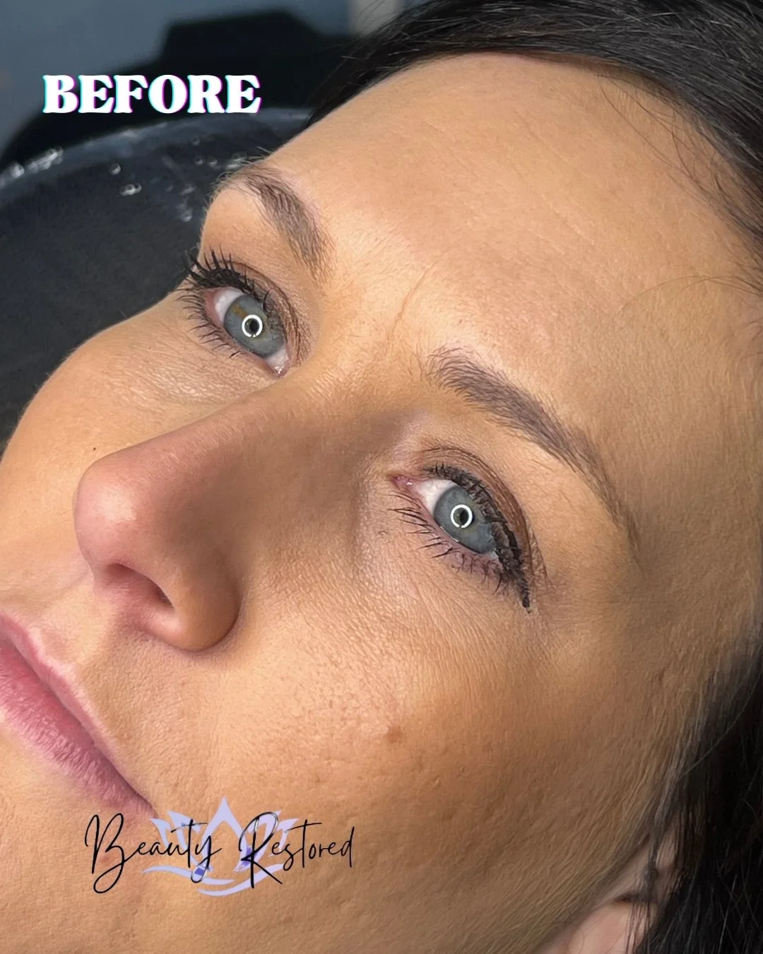 Obsessed with these powder-perfect vibes&hellip; but fun fact: this look actually started as henna brows! 😍✨
Henna gave her that beautiful tint and shape she wanted &mdash; and she loved it so much that she came back for powder brows to make the loo