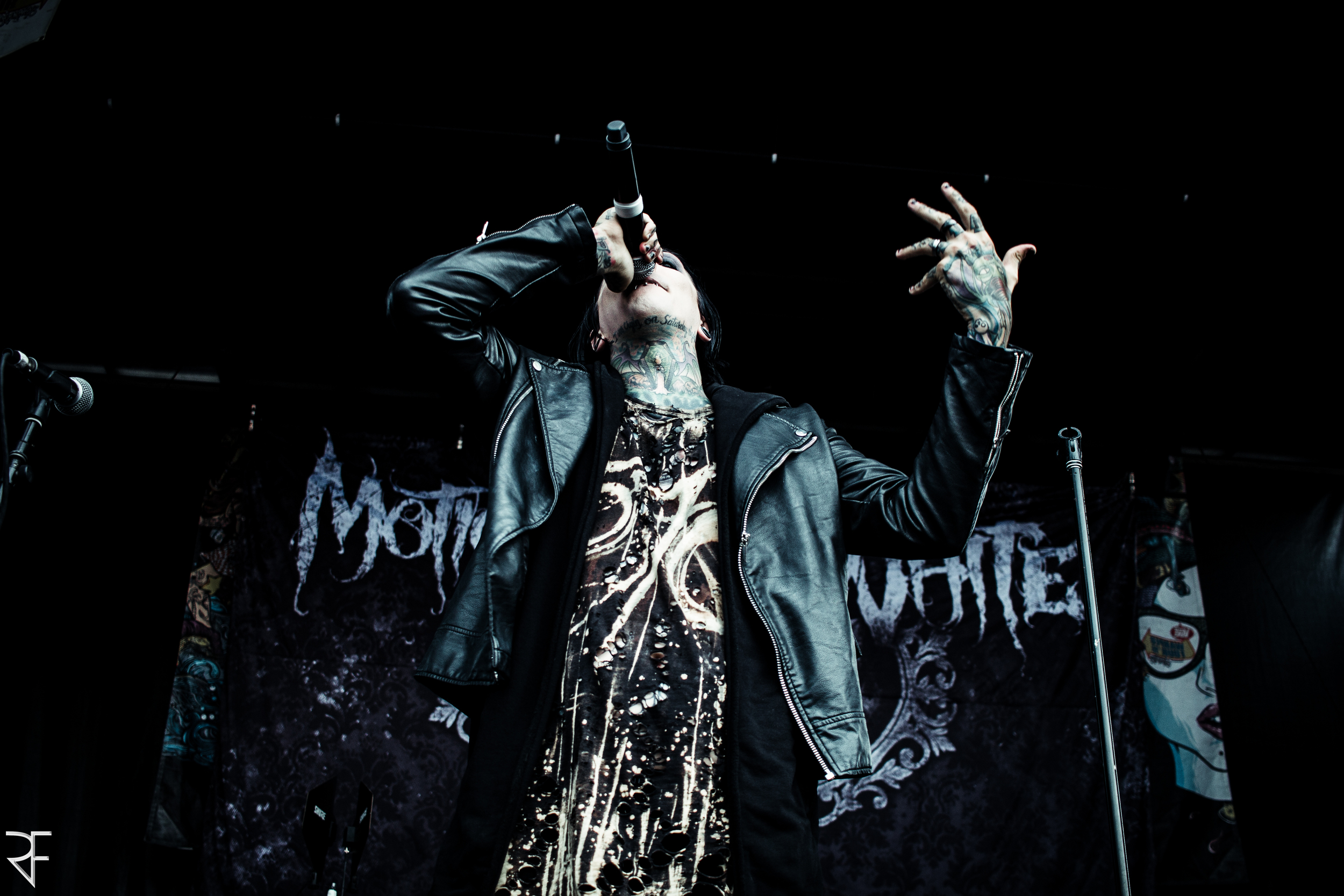  Motionless In White 