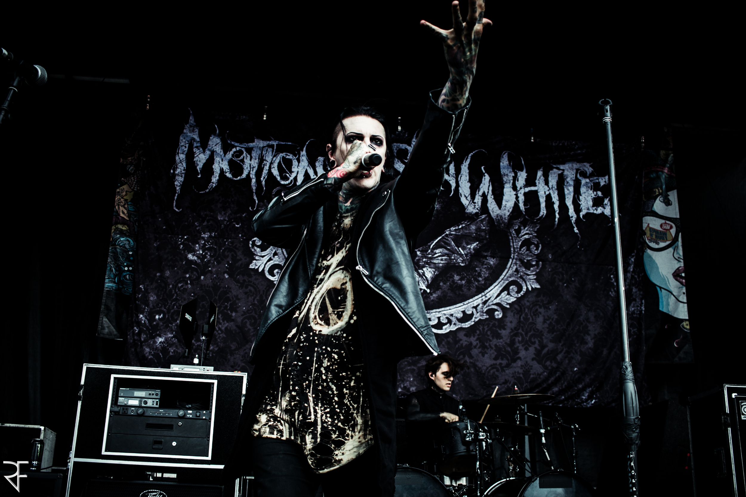  Motionless In White 