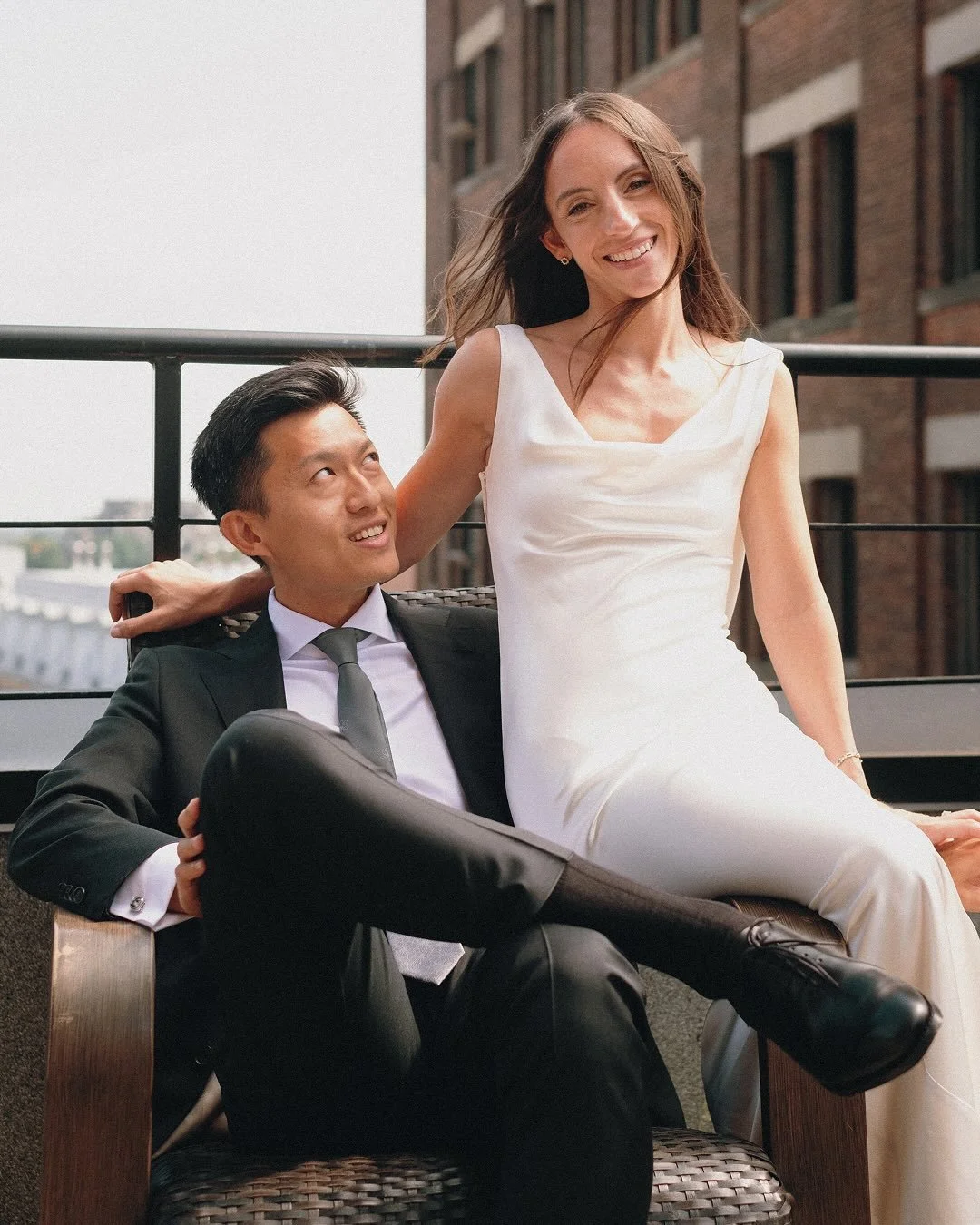 On a wedding day, I love seeing couples do things their way. Take it slow, take it fast, start the party and be the last ones dancing, or chillllll it out and move inside to eat with friends when it feels right. No rush, and no delay.  On your #weddi