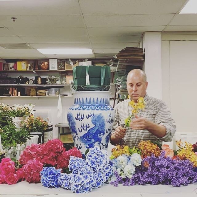 Today&rsquo;s time lapse features Erick creating this gorgeous arrangement of jewel tone blooms. Be sure to check out those peonies and hydrangea! Swipe tor the final look! #gardendistrictmemphis #memphisflorist #timelapsefloraldesign #jeweltoneflora