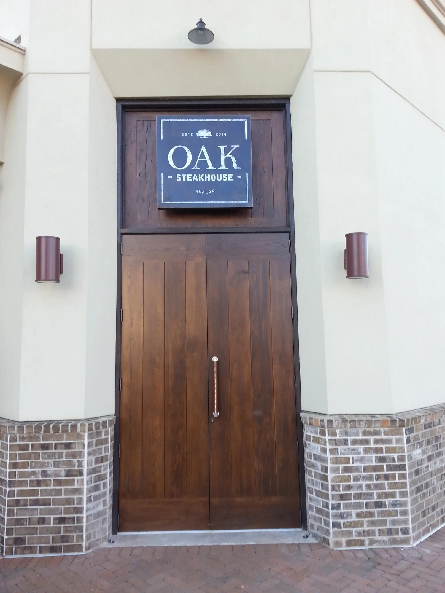 Take a Look Inside Oak Steakhouse, Now Open at Avalon