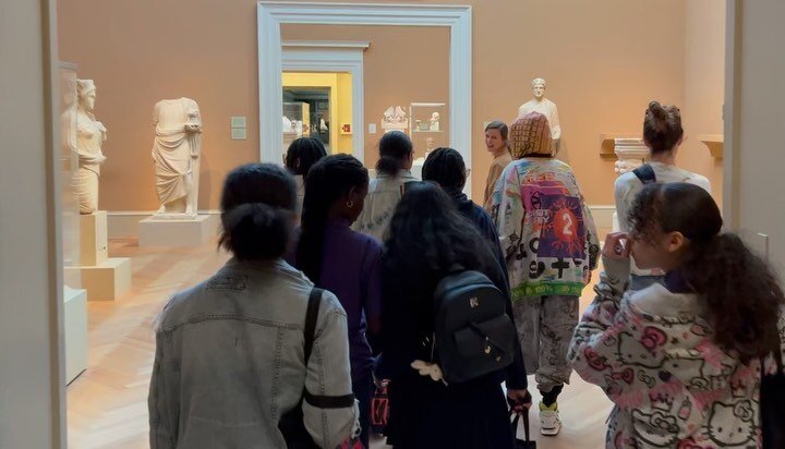 We were given the chance to visit the Metropolitan Museum of Art ( @metmuseum ) with artist Lauren Halsey ( @laurenhalsey2068 ) during a day when the museum was closed to the public. Walking through the halls of the museum together with Girls Prep LE