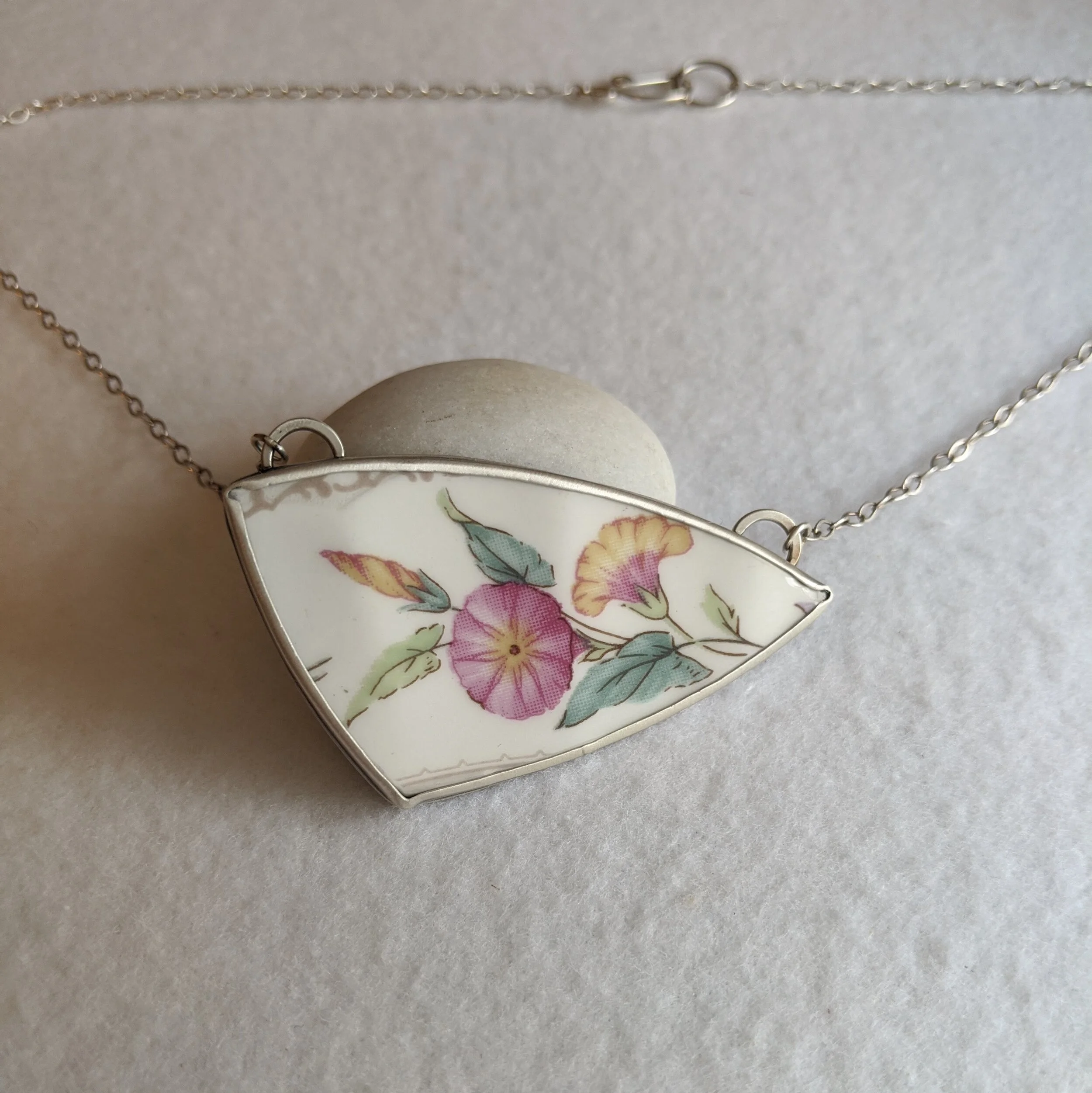 broken-china-necklace-flowers-jewelry-elizarose.jpg