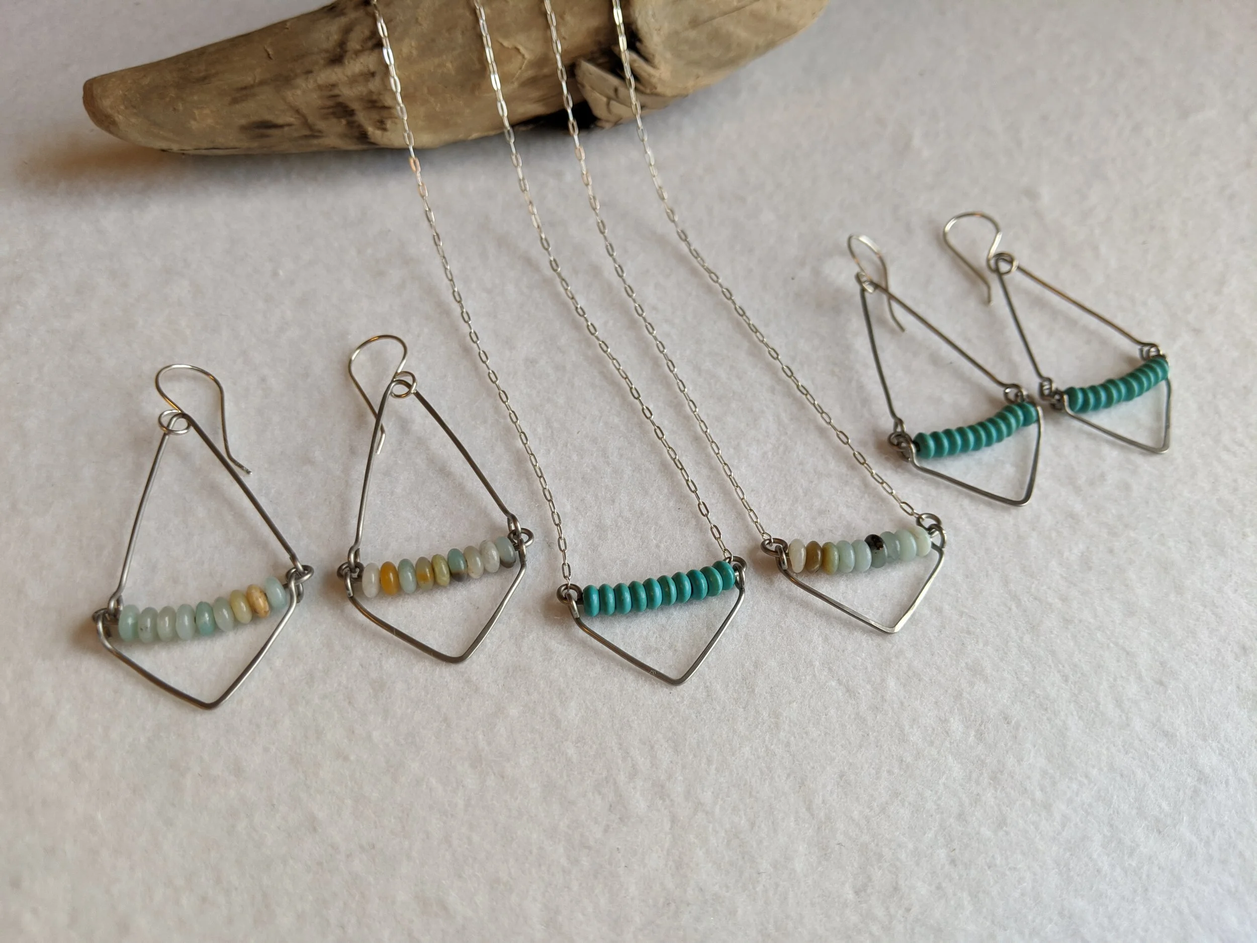 simple-gift-necklace-earring-turquoise-elizarose-jewelry.jpg