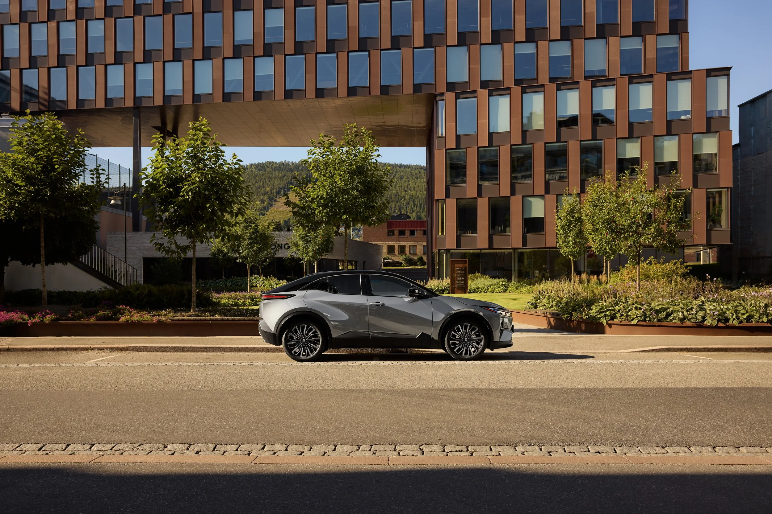 HE_TOYOTA_C-HR+_Drammen_16.08.256019_R_Final_2.jpg