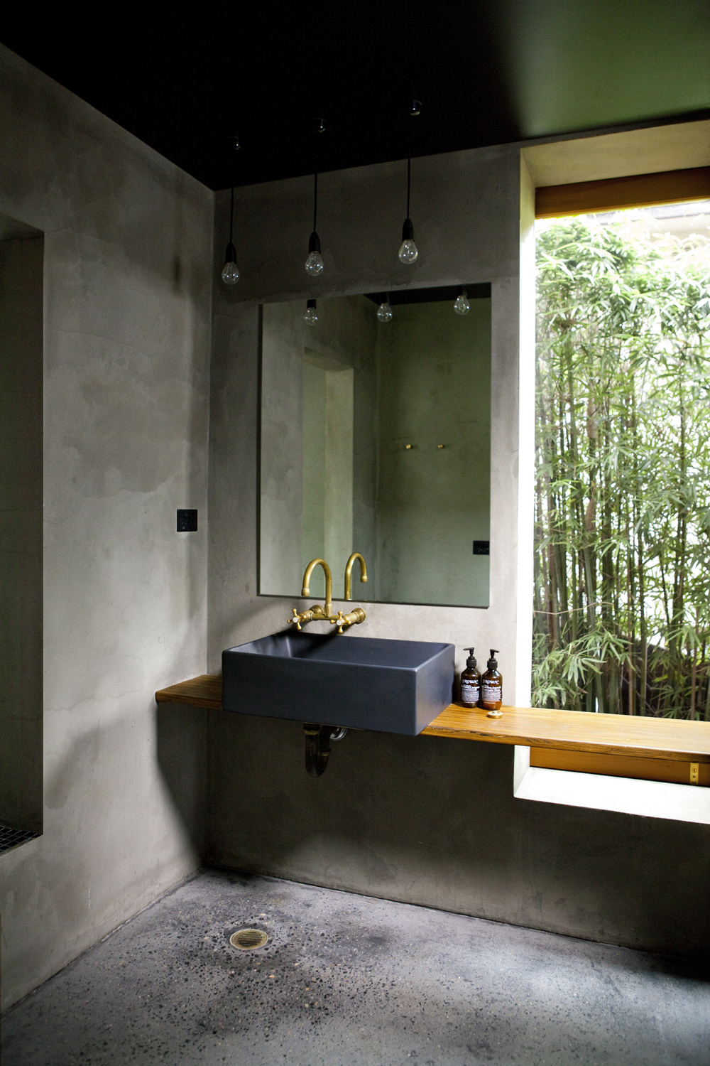 George Gorrow House by designer Marika Jarv // Brass tapware // Main Bathroom
