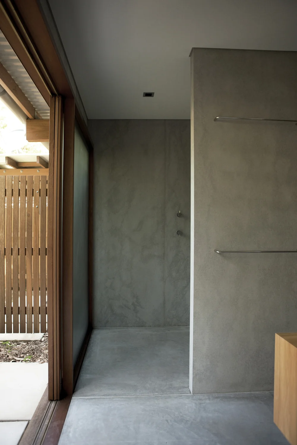 Pearl Beach House by Marika Jarv // Ensuite Bathroom