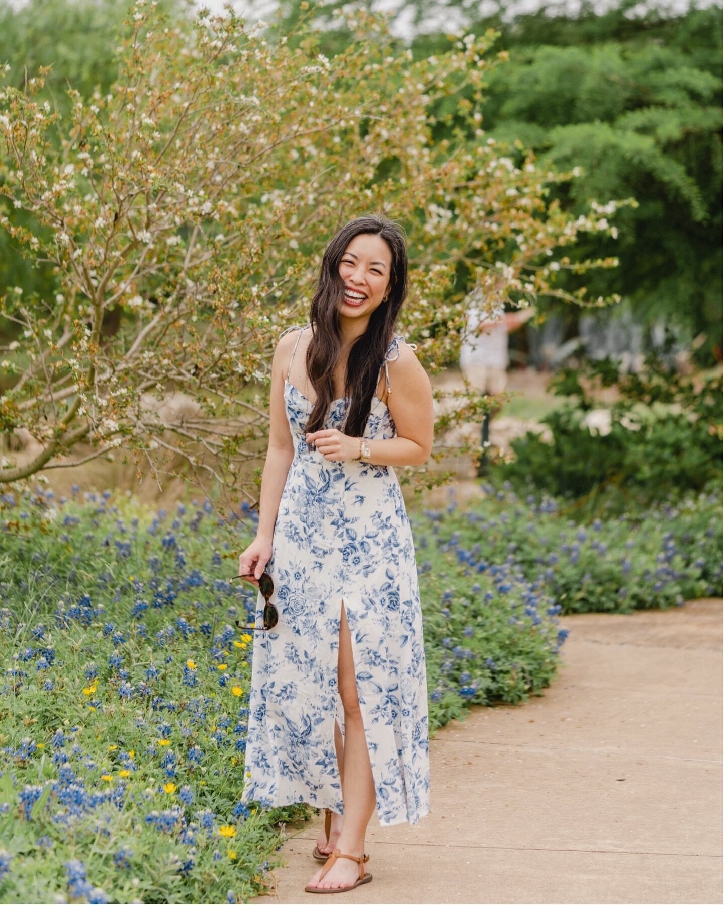 {#thisis39} leggoooo! 💃🏻 #birthday #blessed #cantstopwontstop 🎂🍦🍰🧁🍟🧋never got around to posting this pretty dress this year &mdash; some of my fave styles all in one: shoulder ties, midi length, thigh slit, floral print, and sweetheart neckli