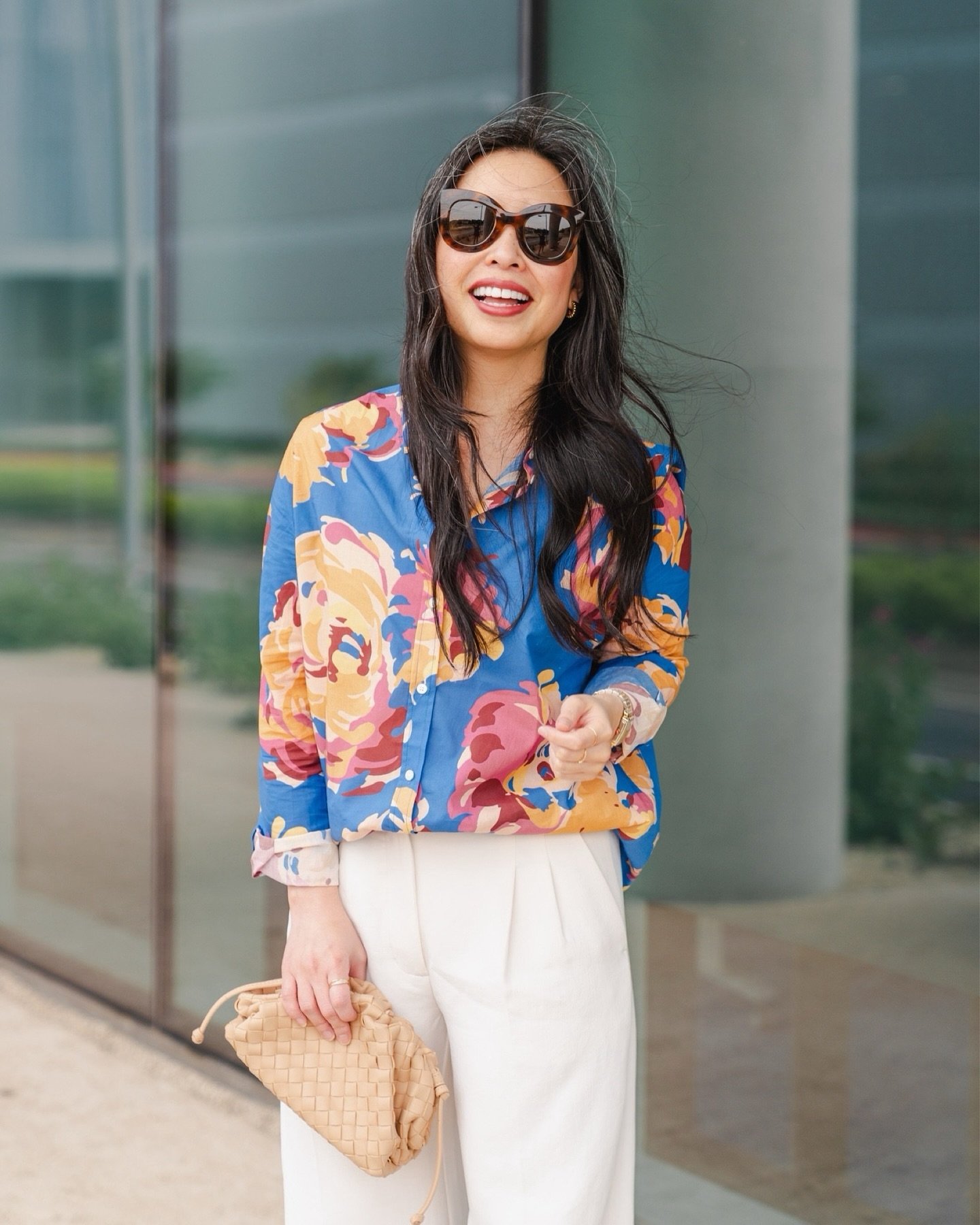 {#comingsoon} had the opportunity to add the @sezane pierro button down to my wardrobe! the pierro&rsquo;s are such vibrant colors and prints that stand out with any neutral bottom! i&rsquo;ll be comparing it to the @sezane tomboy and max shirts, nex