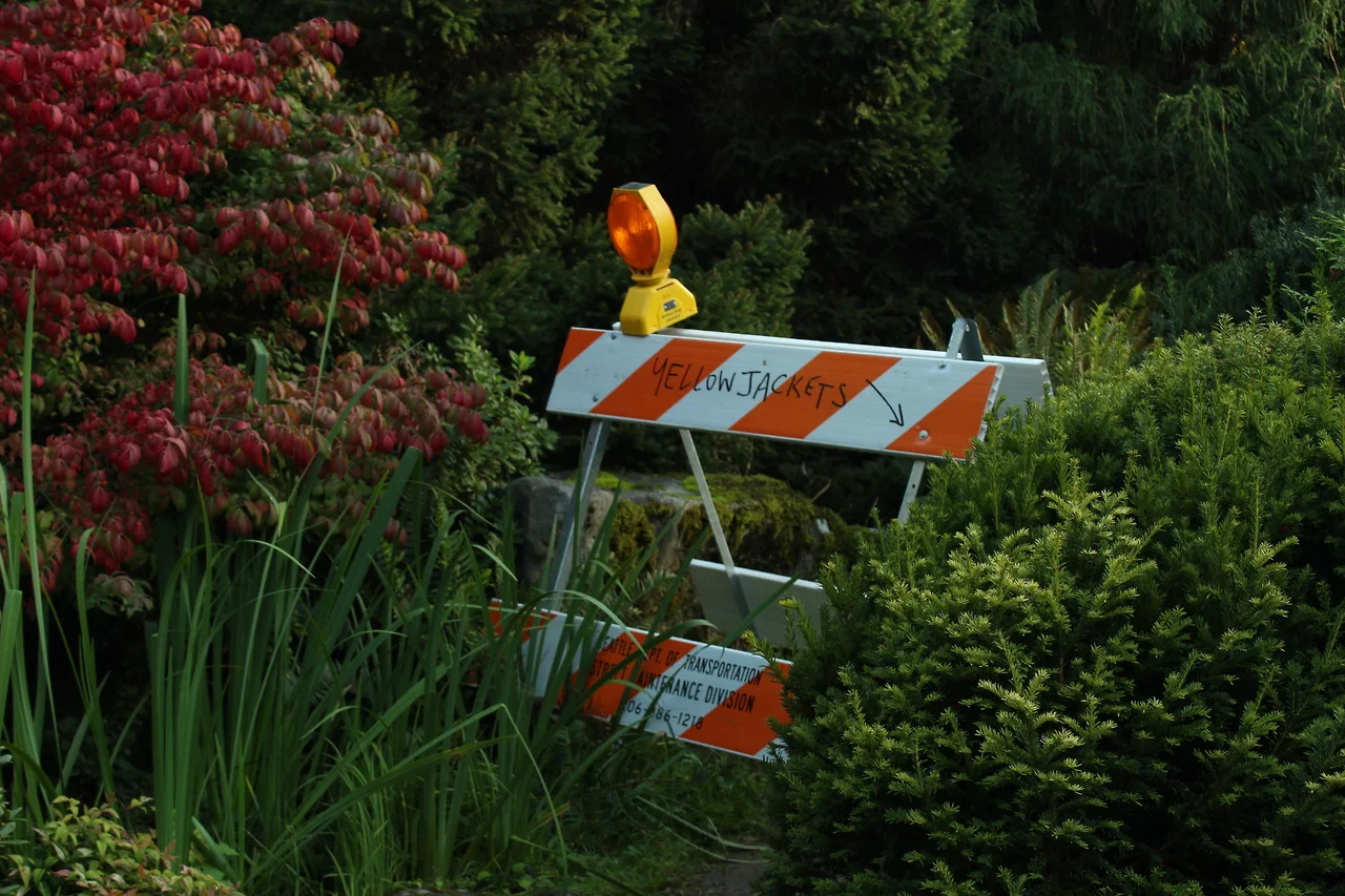 Fairly certain that the yellow jackets won’t read signs. 