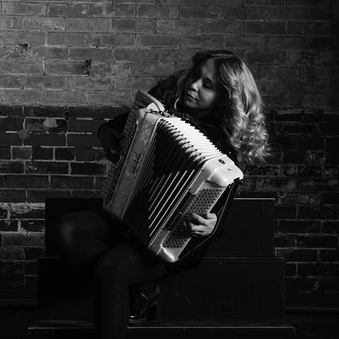 Marichka Marczyk - accordion, vocals