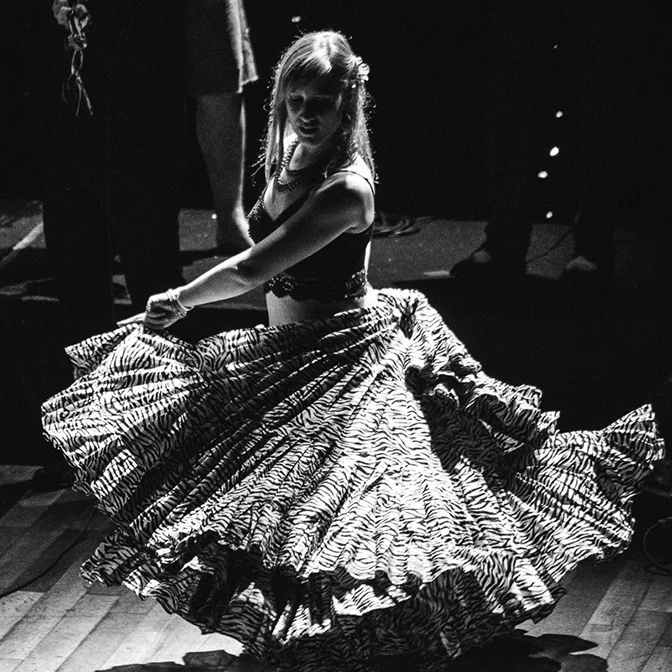 Stephania Woloshyn - dance, percussion, vocals