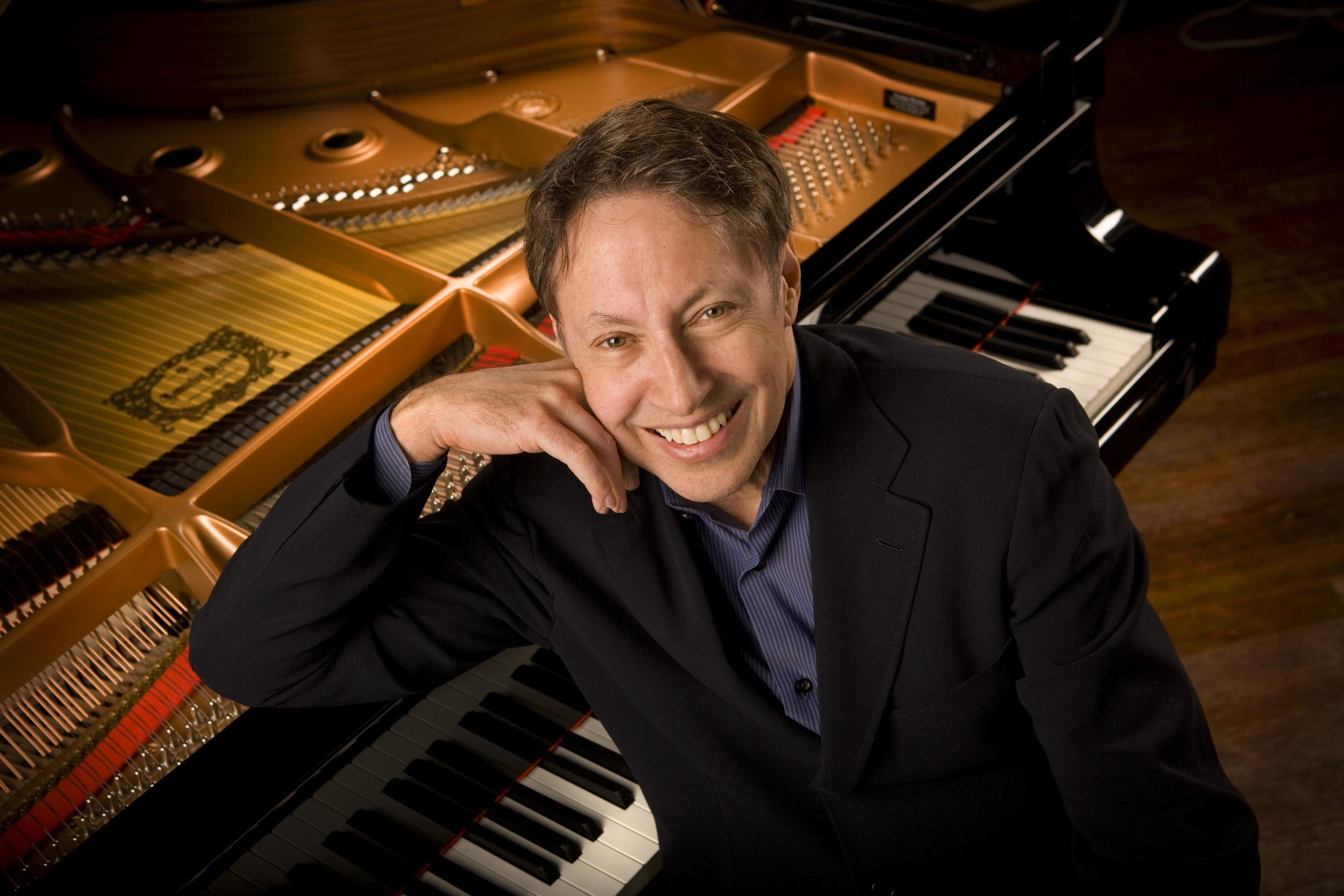 Tom Grant at Camellia Lounge 