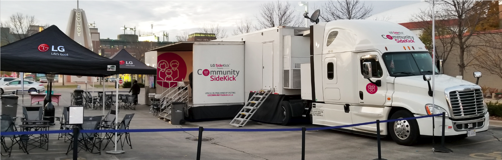 The trucks would tour from city to city, shelter to shelter, helping those in need clean their belongings, get donated clothing, and restore their pride. Each shelter visited would have LG washers and dryers installed to continue to help the commun