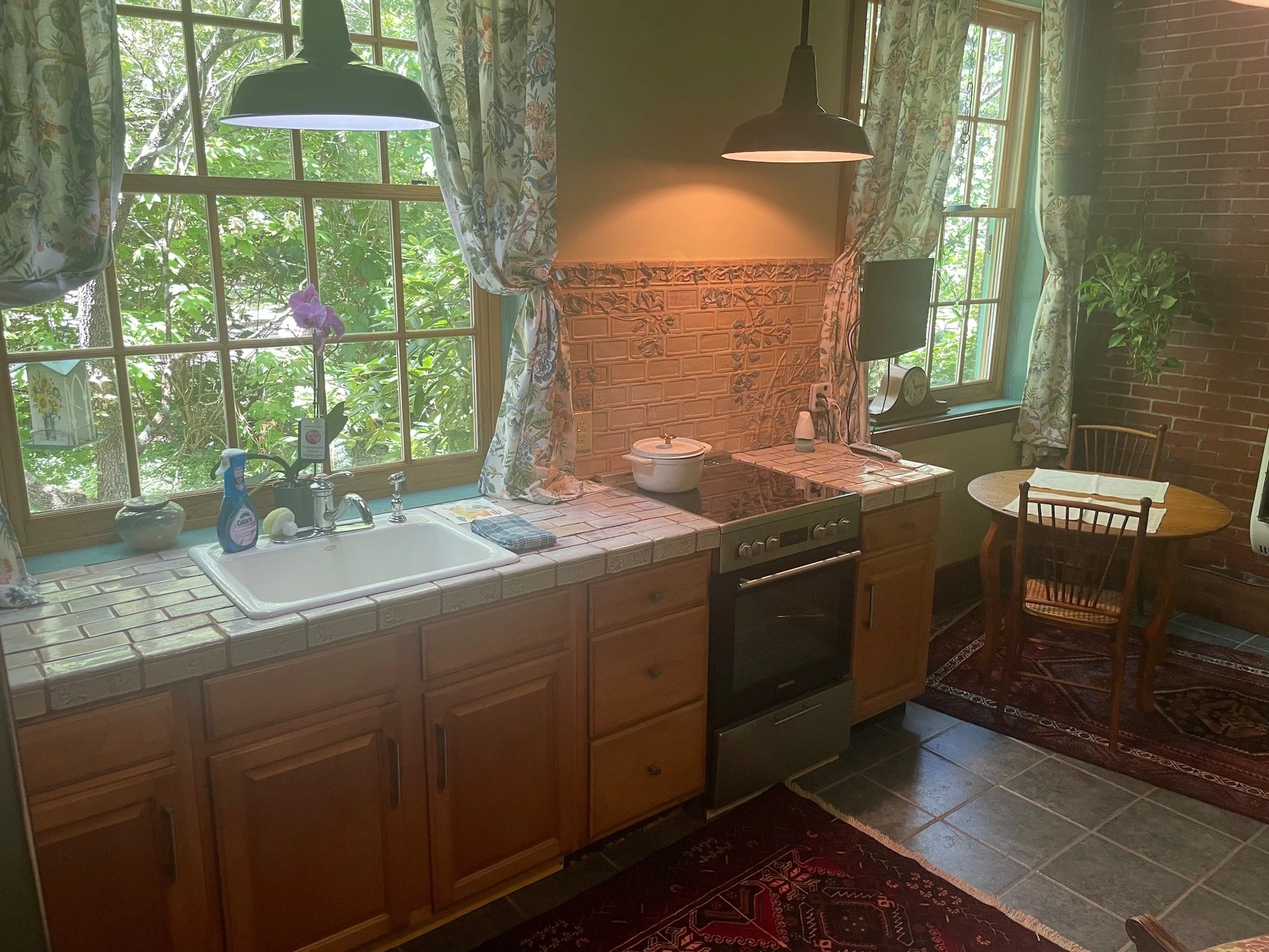 Kitchen 2.jpg