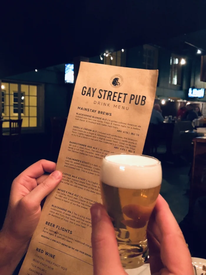 Things to do in Knoxville this Christmas, Blackhorse Brewery, Vanilla Cream Ale sample via Samantha Nelson Photography