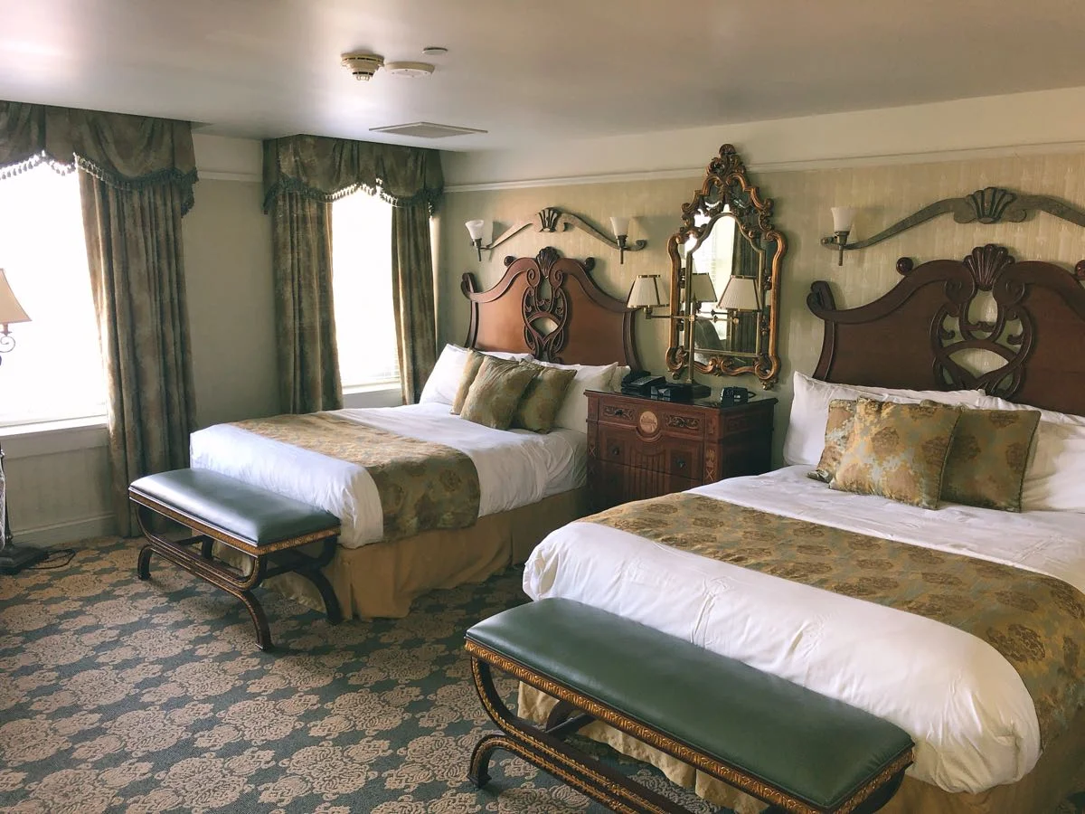 West Baden Springs Hotel, A peek inside a guest room