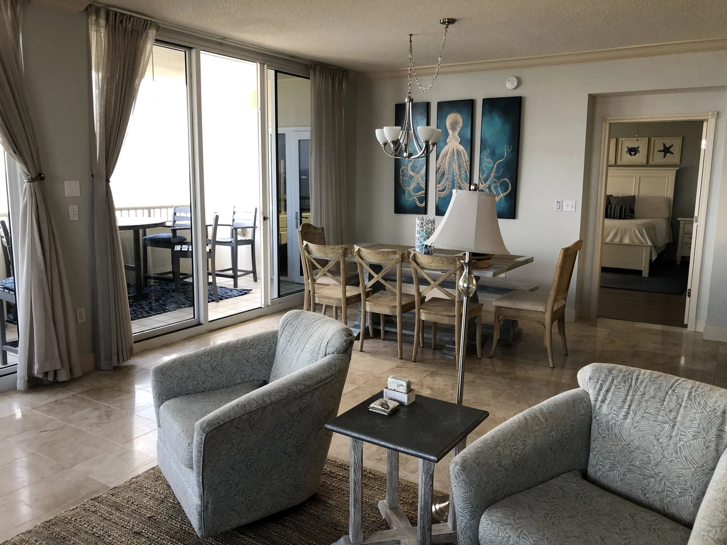 Avalon 2001 is a MUST-BOOK unit, especially if you’re bringing the ENTIRE family to the beach!