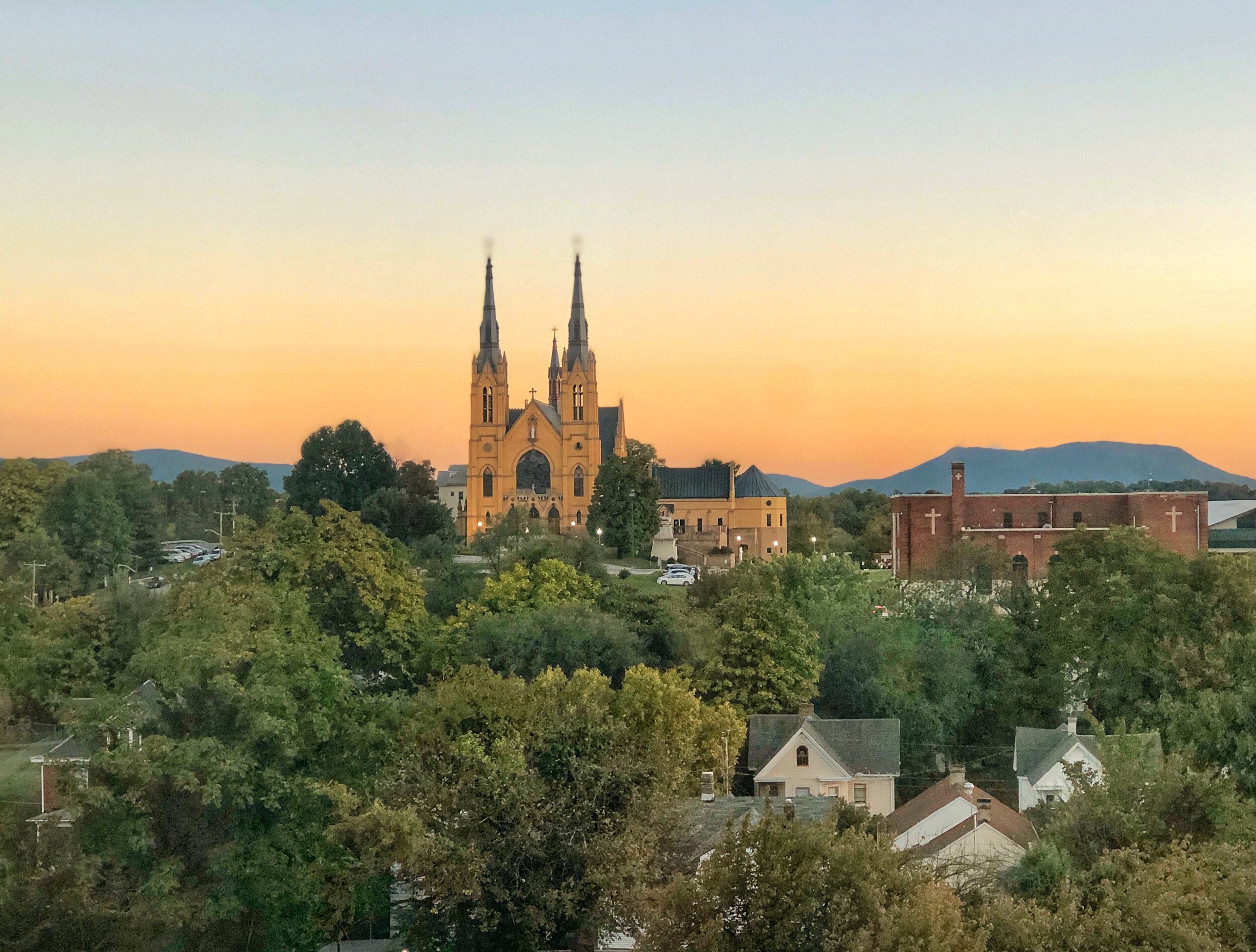 Do these: 15 of the BEST family-friendly things to do in Roanoke this fall