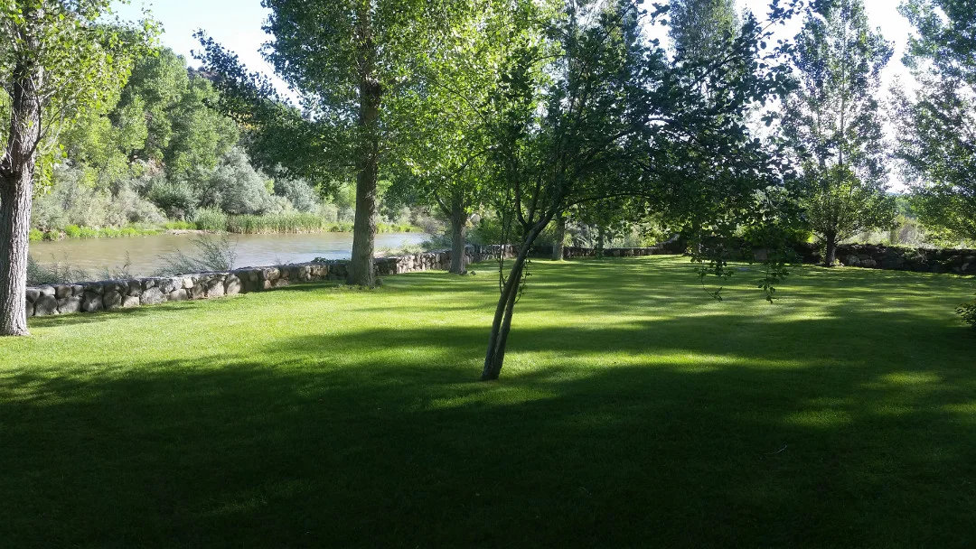 Riverside Dining