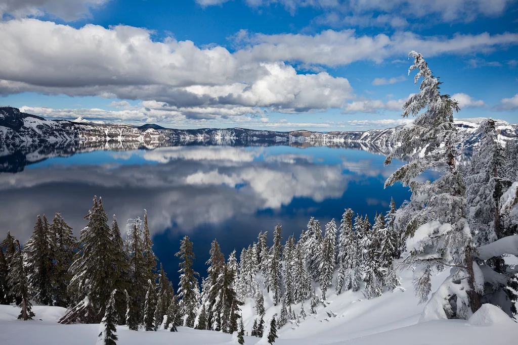 Crater Lake National Park, Oregon. (c) Ron Coscorrosa