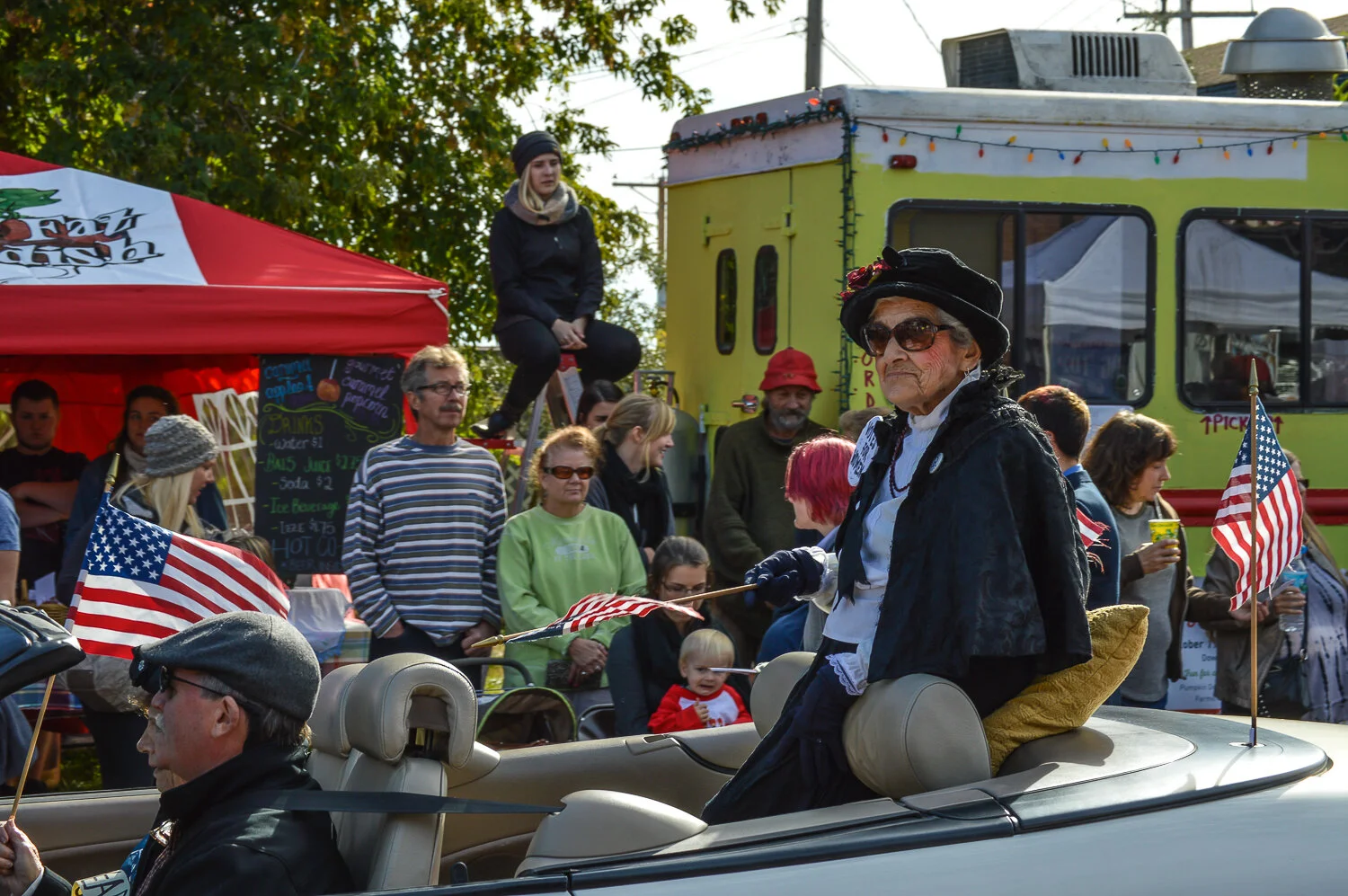 Lu in Applefest Parade 3.jpg
