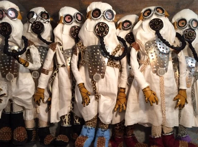 Meeting+MacGuffin+Humans+with+gasmasks.jpg