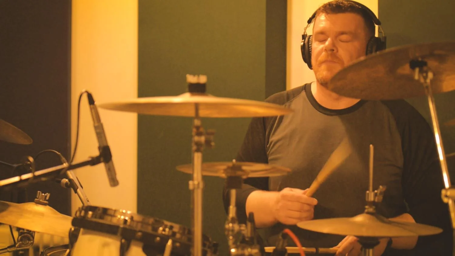 Sound_Sound_Studio_Ad_p1+1+min+cut.00_14_46_08598.Still018.jpg