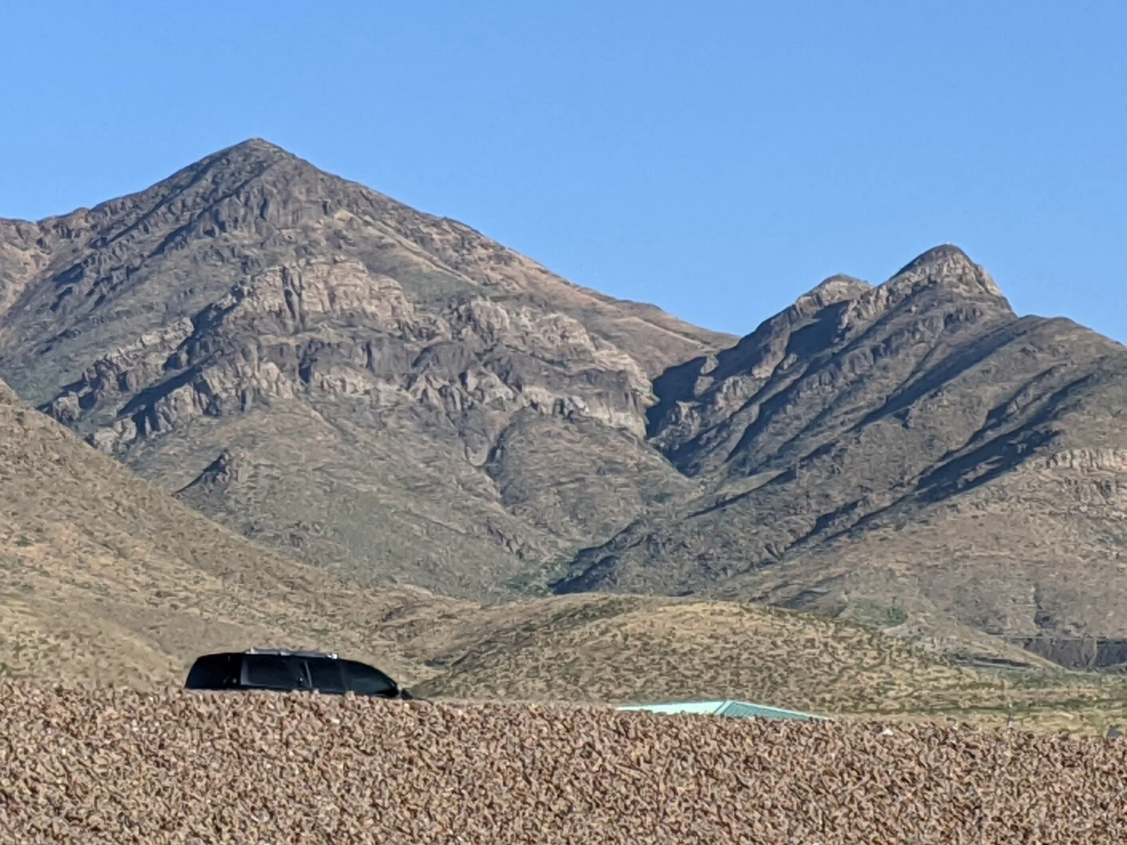 Mountain view close to Hondo Pass (2).jpg