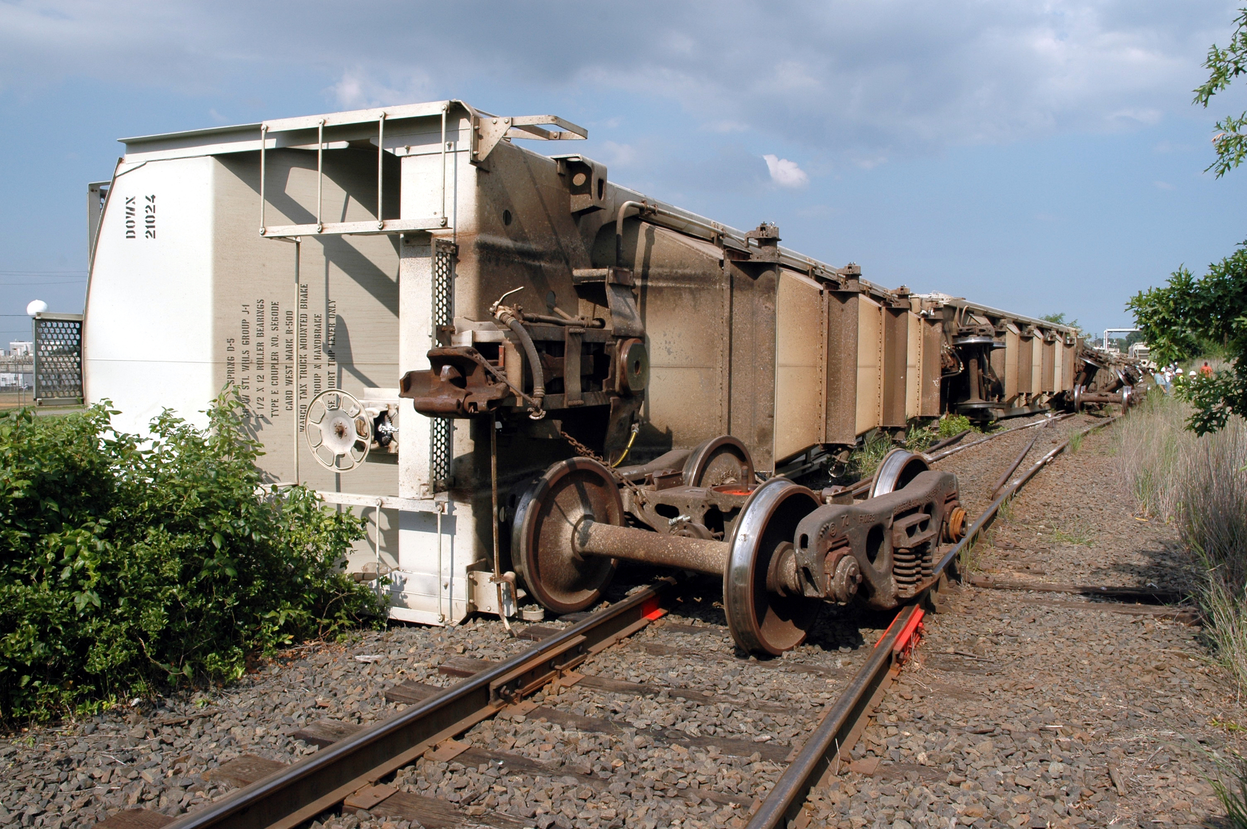 Freight train derailed in Avenel, NJ.JPG