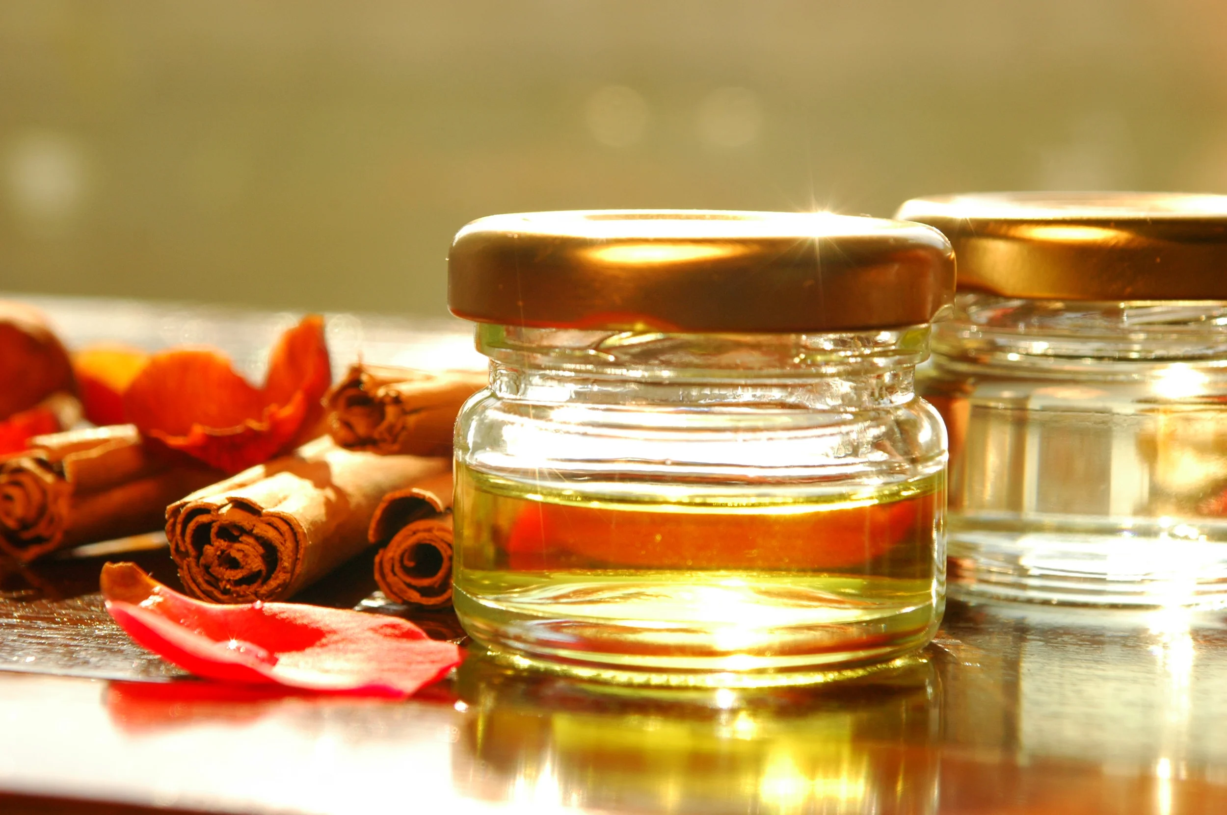 Holiday Essential Oil Recipes and DIY Gift Recipes using Essential Oils