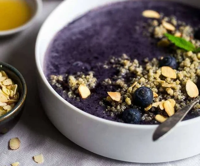 Blueberry Quinoa Smoothie Bowl