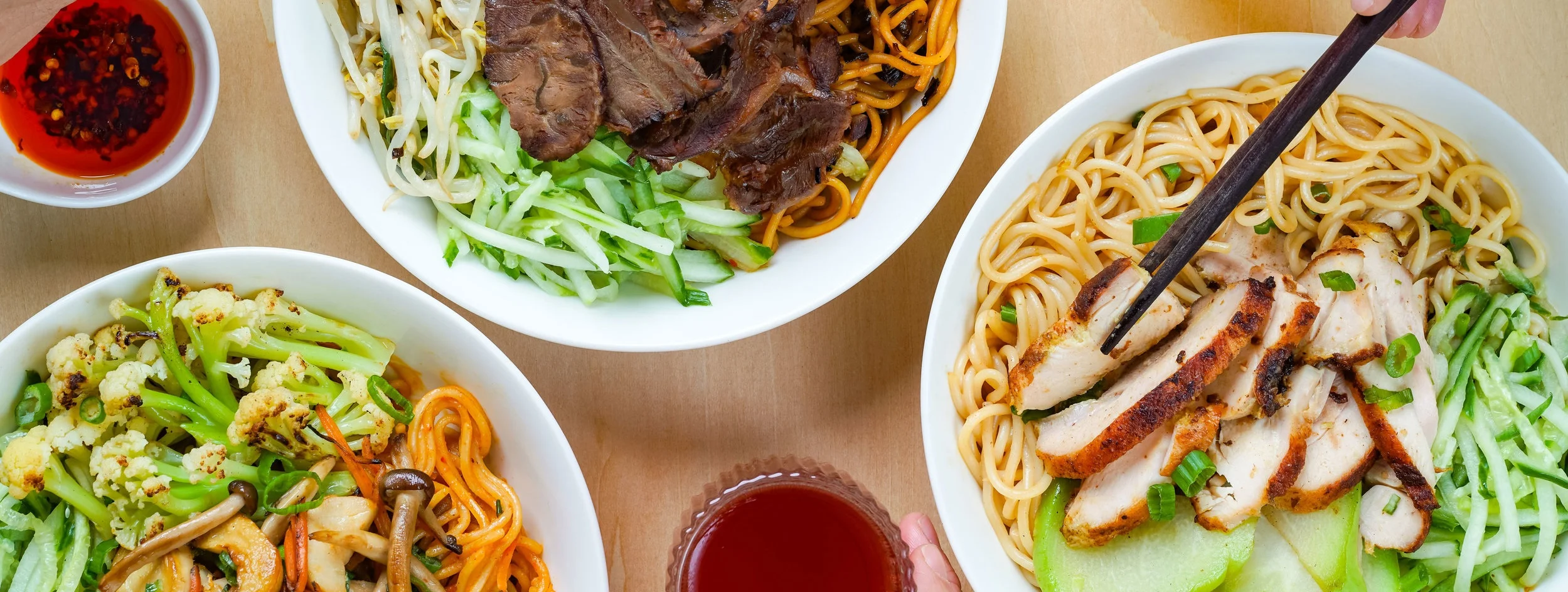 junzi_ss-2019_spicy-sesame-mushroom_jaja-beef_buddhas-palm-chicken_s.jpg