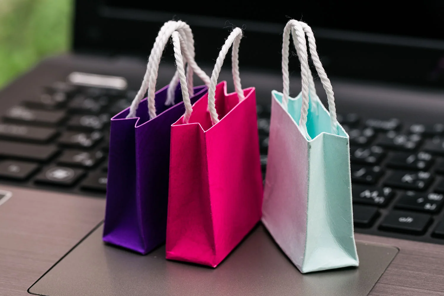 Black-Friday-Sales-2018-BrightRedMarketing-Blog.jpg