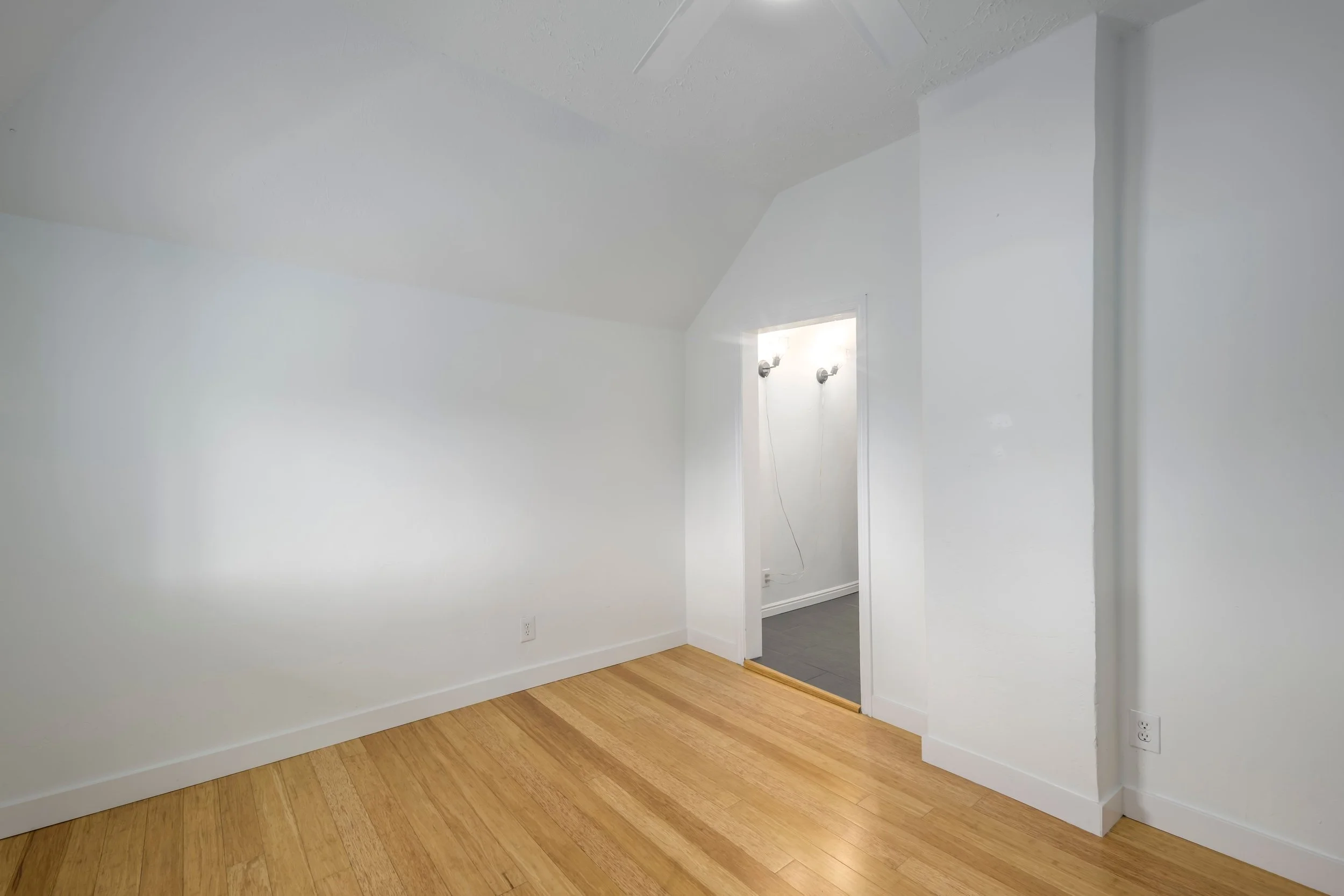005_annie_751_e_900_s_upstairs_unit-2_425.jpg