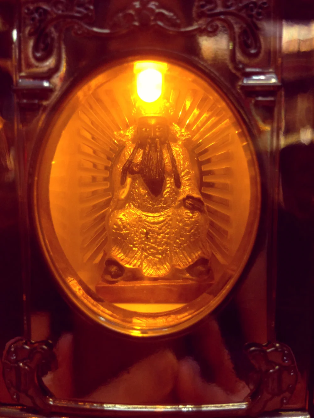If you look closely, you’ll see that each fortune lamp contains a miniature of the City God. A name placard is placed directly underneath, the bottom of which contains a special code that indicates in which month the placard should be changed. You won’t be able to spend too much time looking at fortune lamps, however, since there’s more praying to be done.